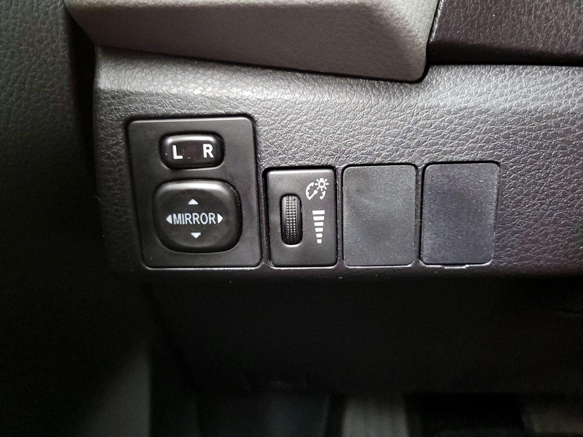 Thumbnail: 2016 Toyota Corolla - 13