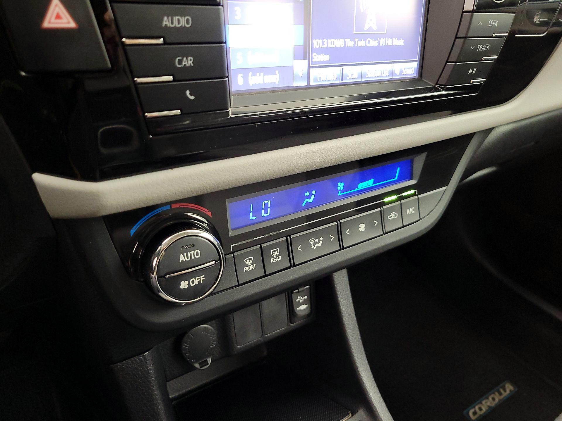 Thumbnail: 2016 Toyota Corolla - 16