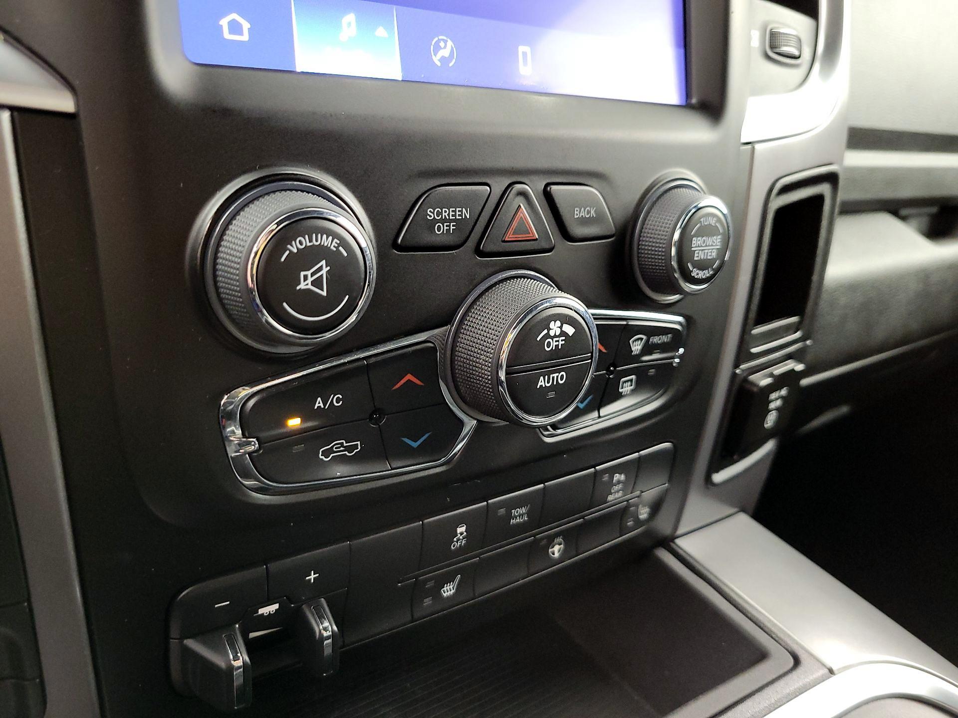Thumbnail: 2022 RAM 1500 Classic - 16