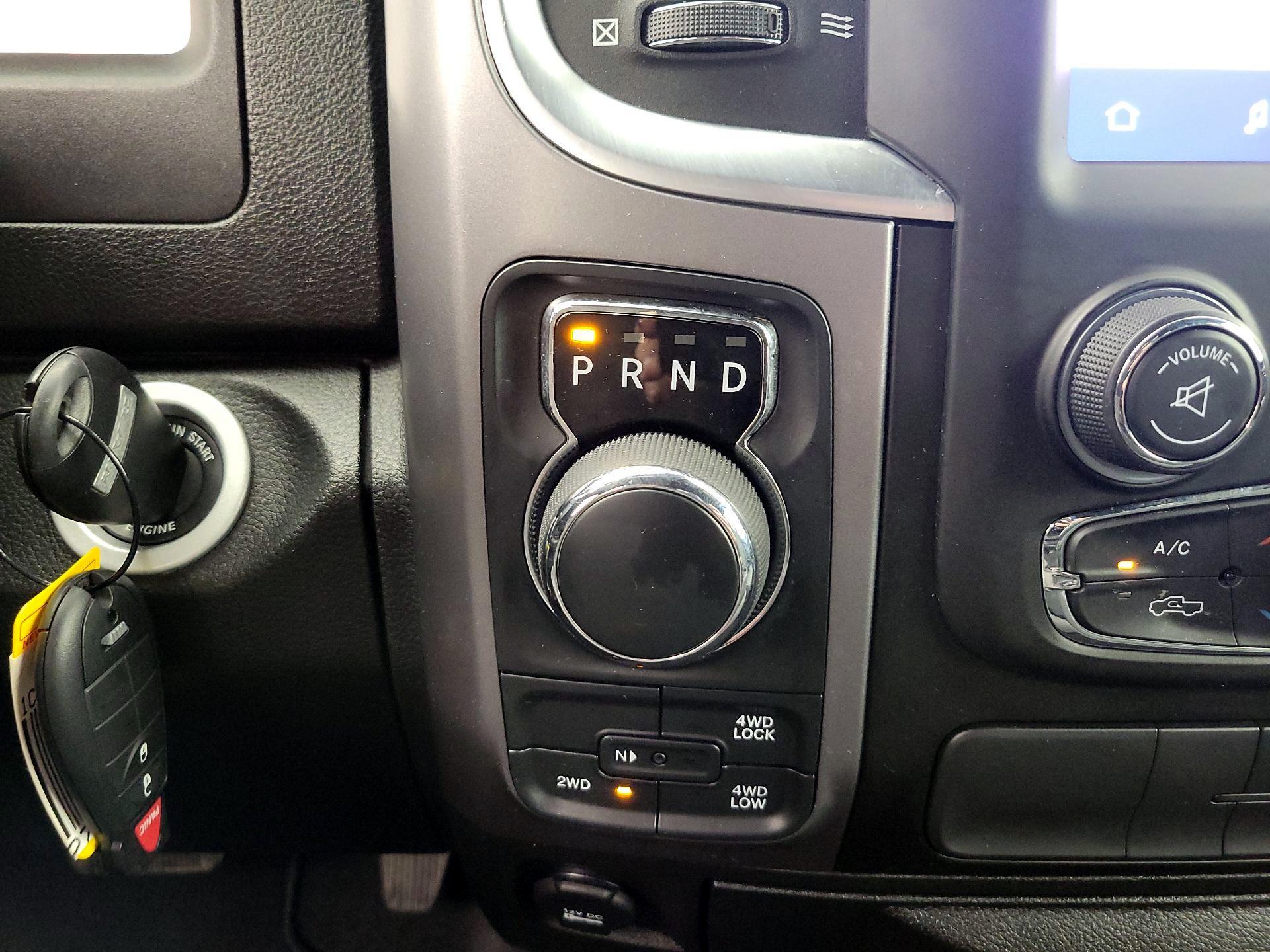 Thumbnail: 2022 RAM 1500 Classic - 17