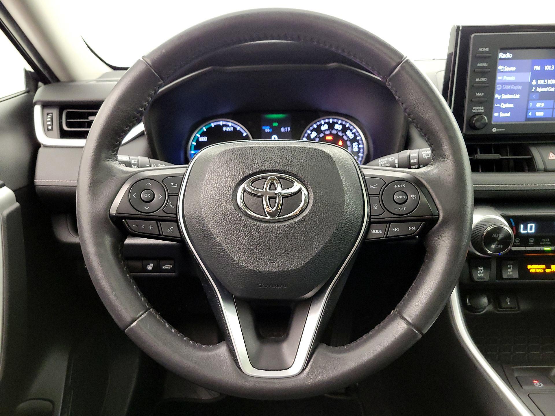 Thumbnail: 2020 Toyota RAV4 - 10