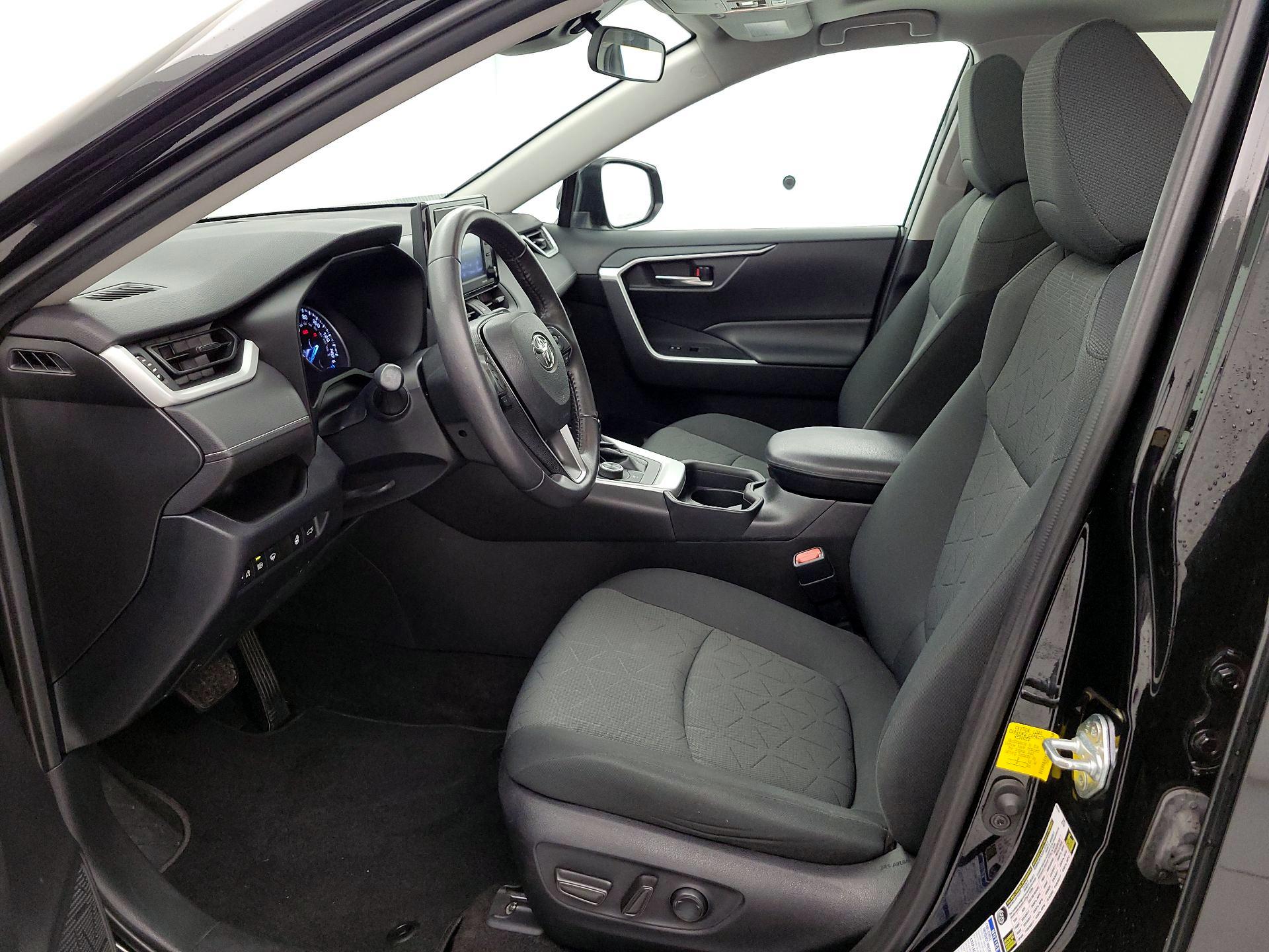 Thumbnail: 2020 Toyota RAV4 - 11