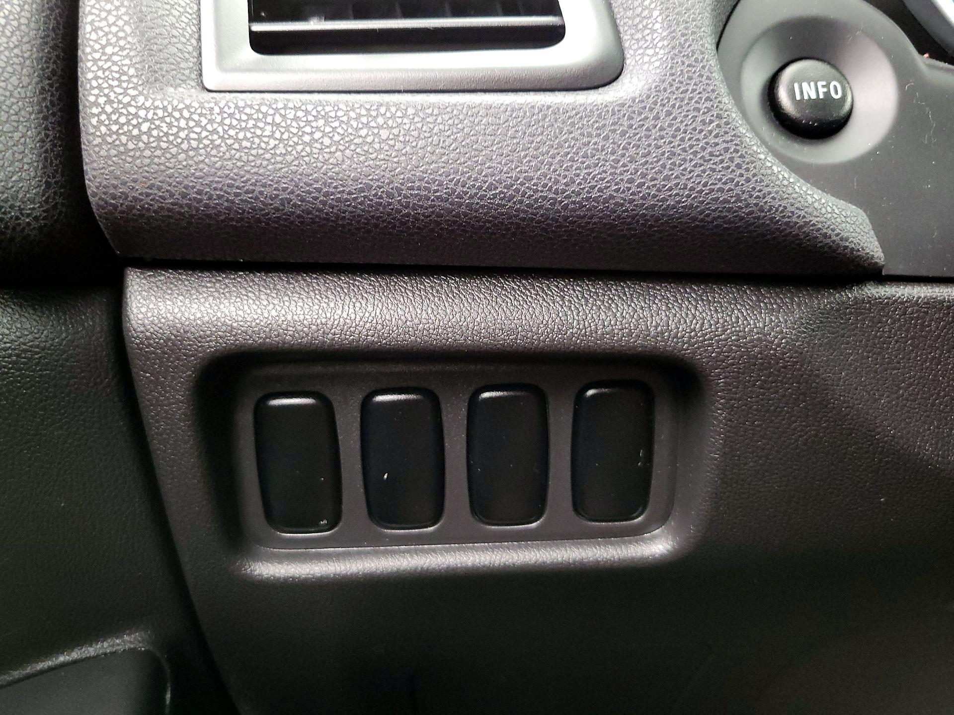 Thumbnail: 2020 Mitsubishi Outlander Sport - 13