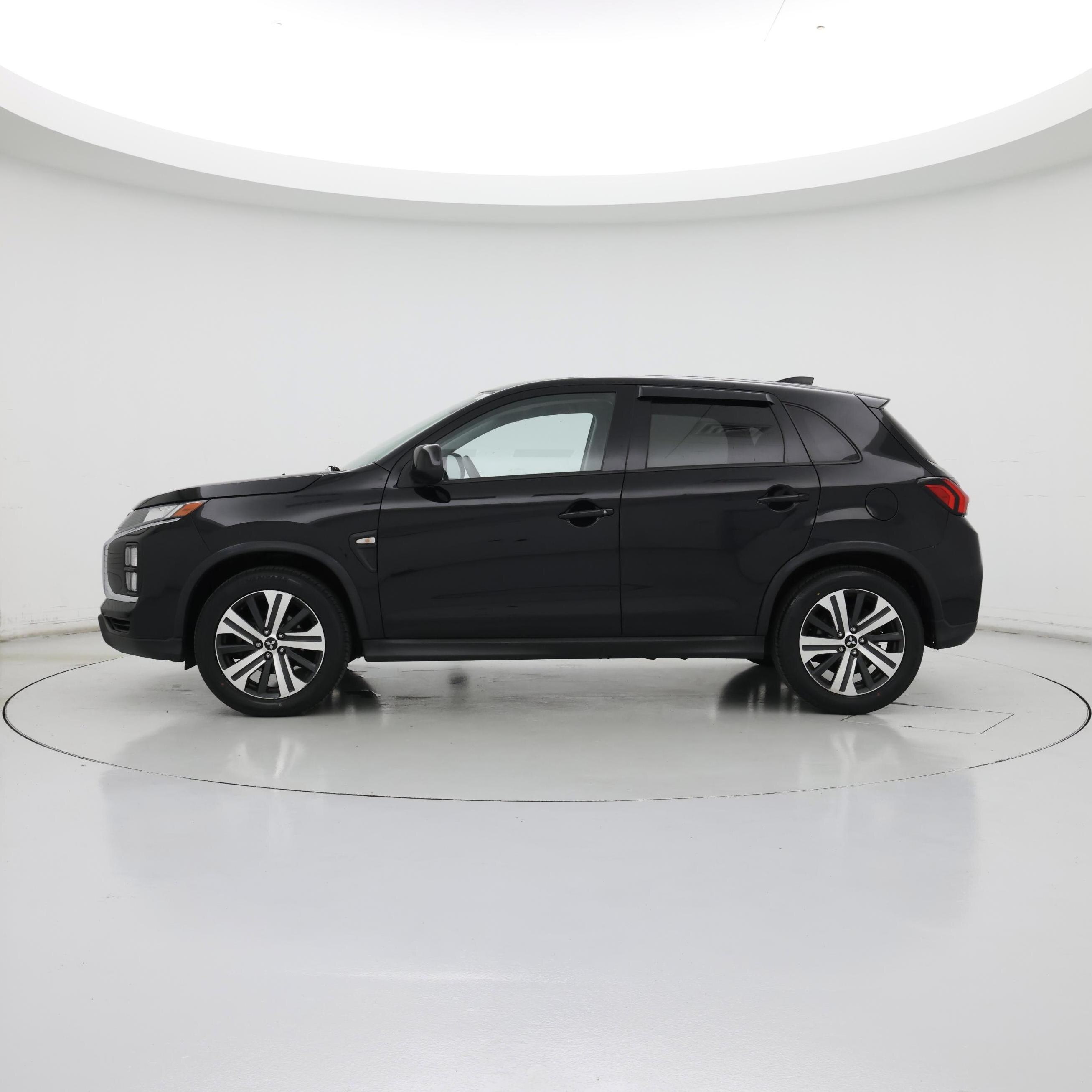 Thumbnail: 2020 Mitsubishi Outlander Sport - 3