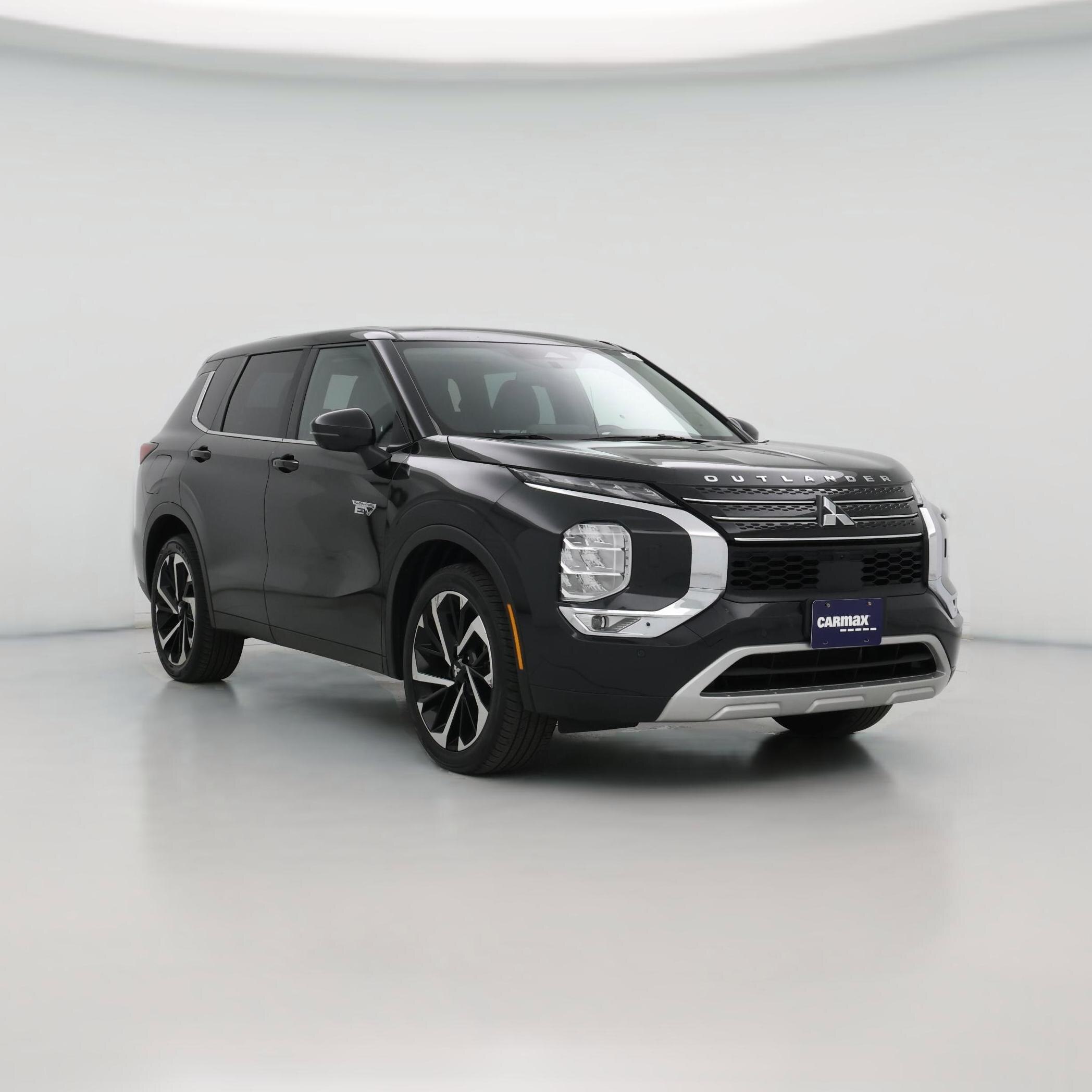 Thumbnail: 2023 Mitsubishi Outlander - 1