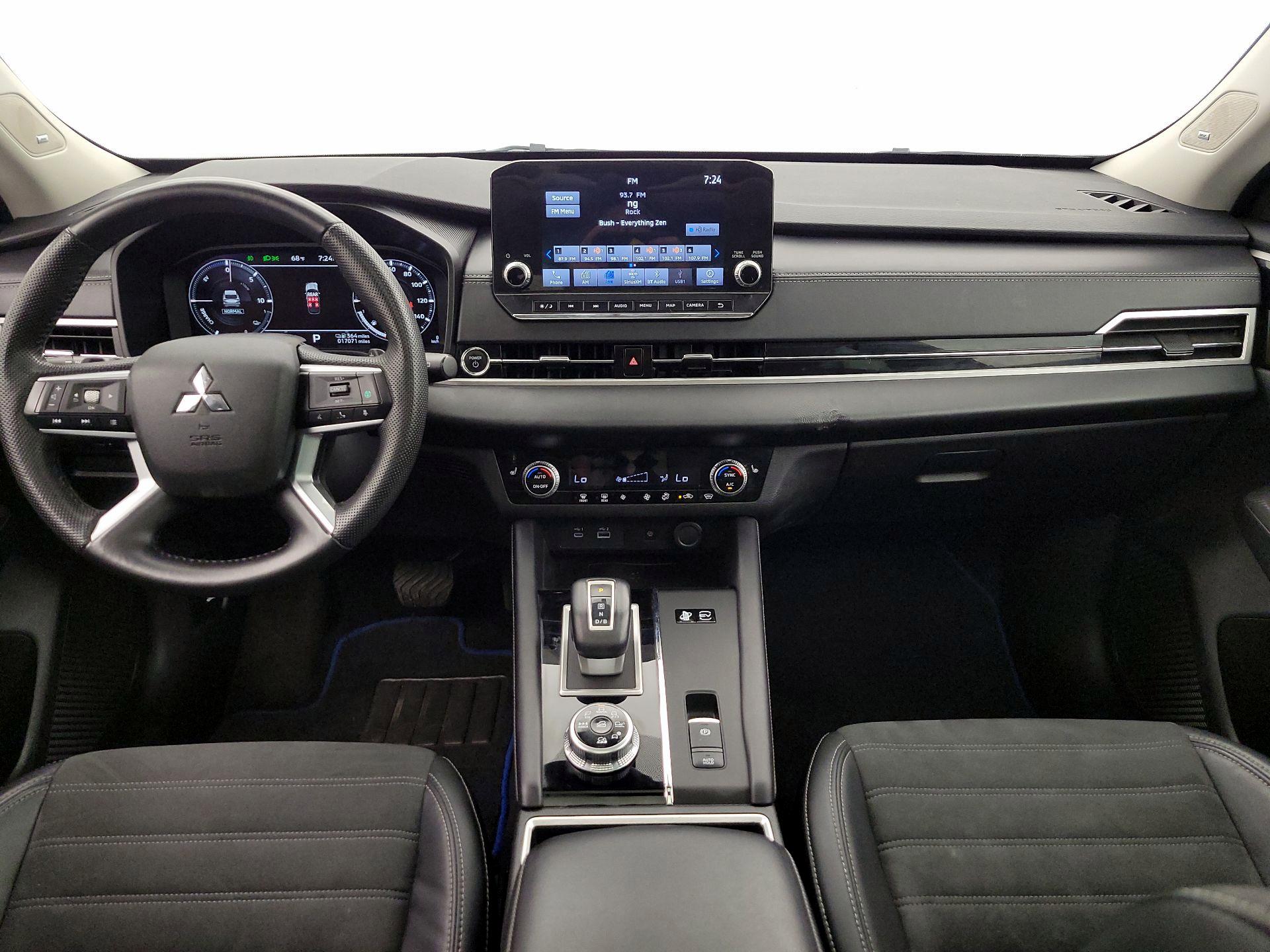 Thumbnail: 2023 Mitsubishi Outlander - 9