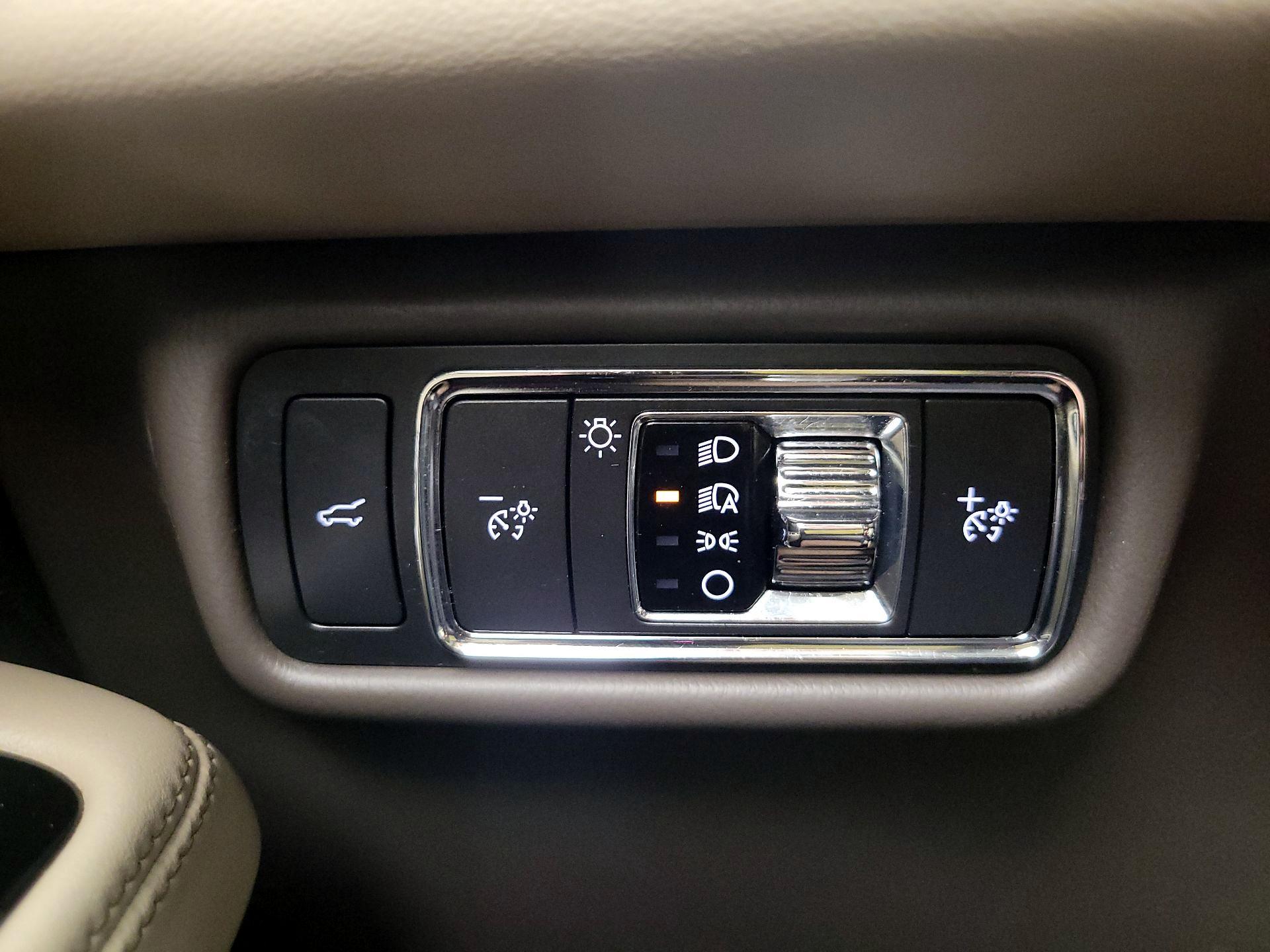 Thumbnail: 2022 Lincoln Aviator - 13
