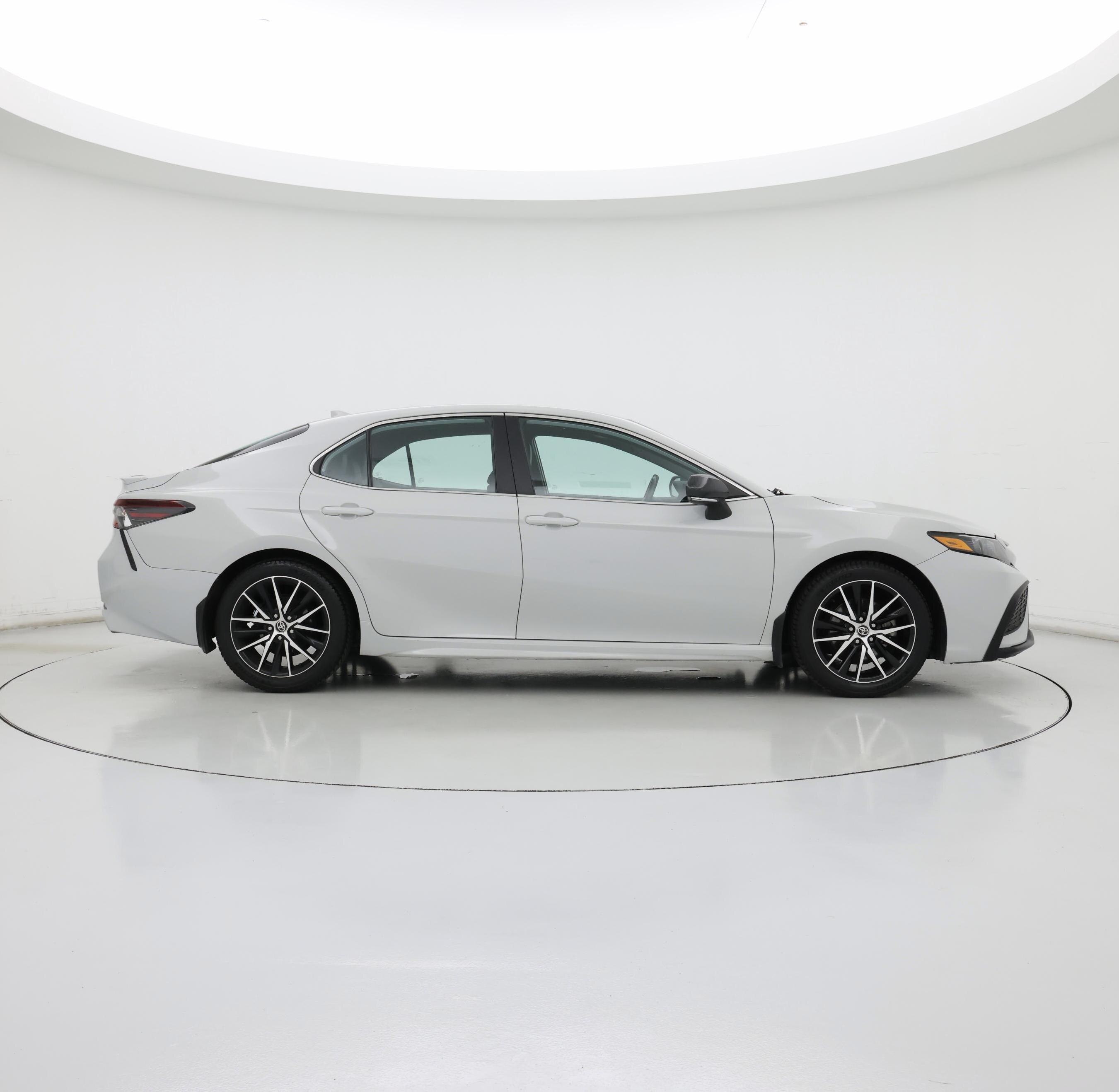 Thumbnail: 2022 Toyota Camry - 7