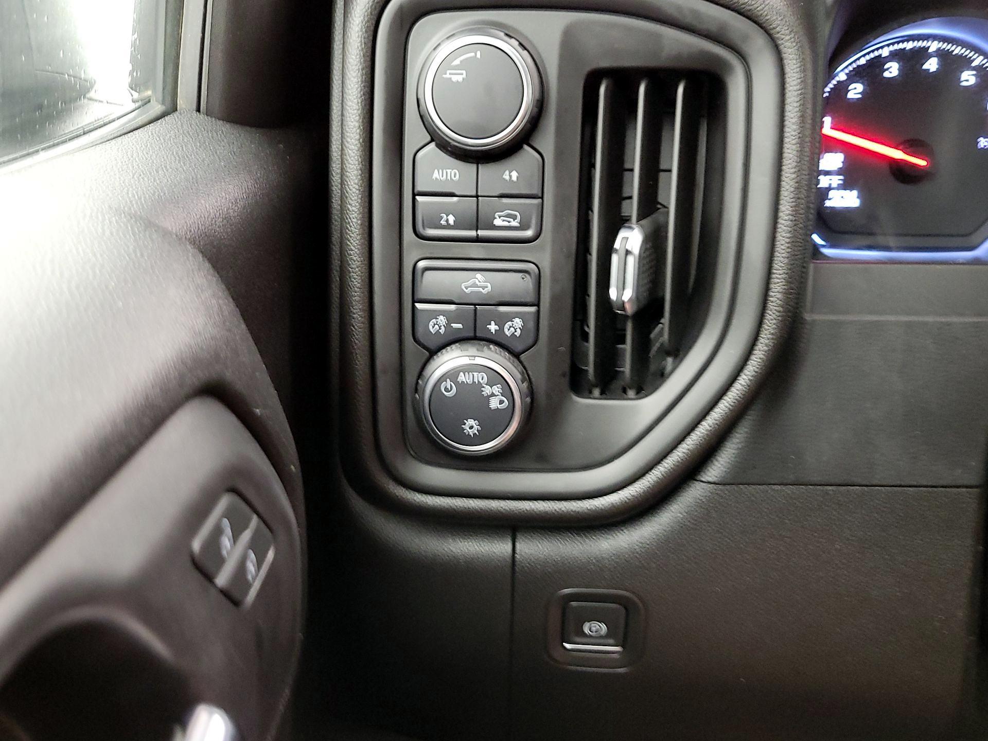 Thumbnail: 2021 Chevrolet Silverado 1500 - 13