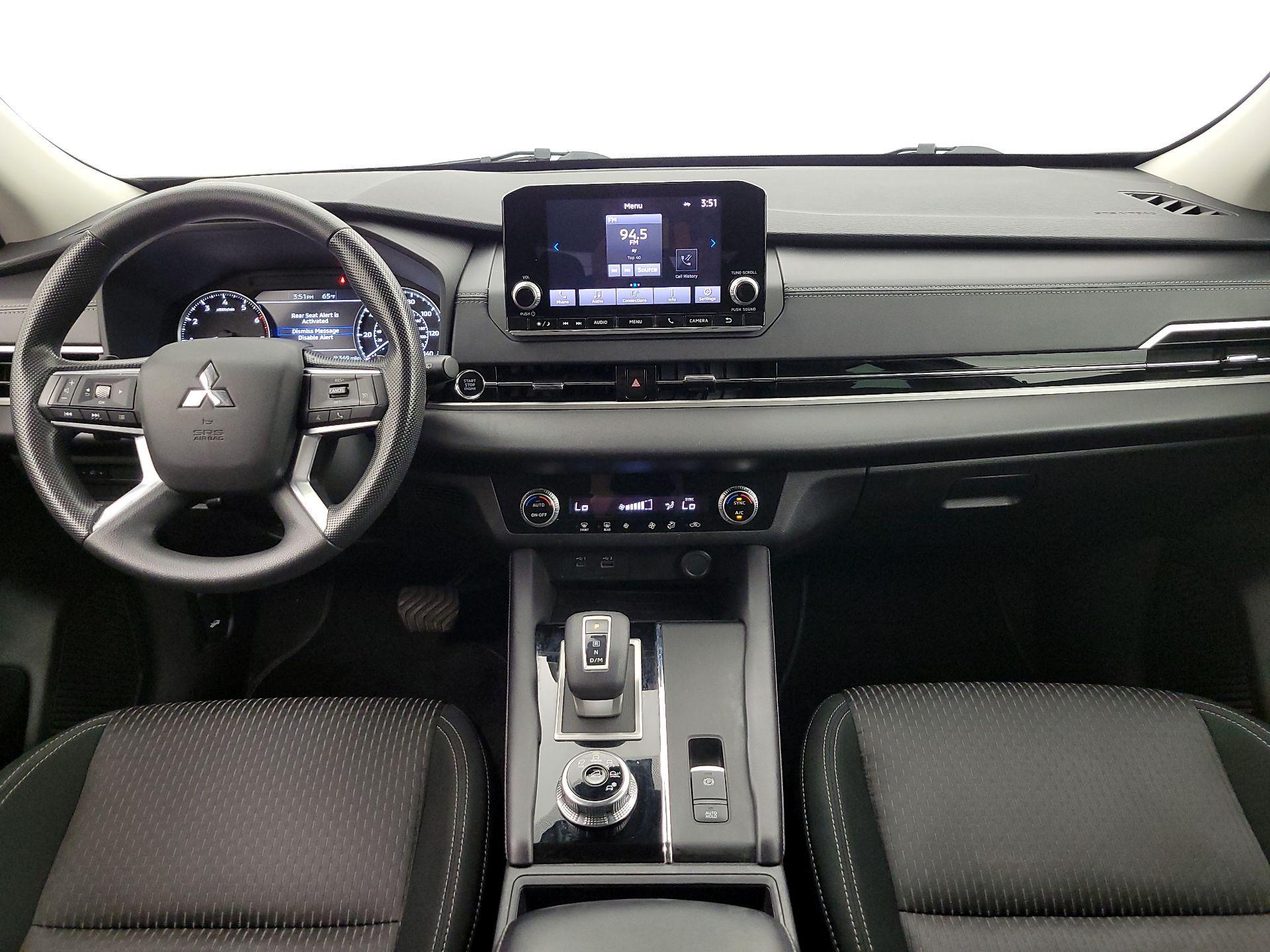 Thumbnail: 2022 Mitsubishi Outlander - 9