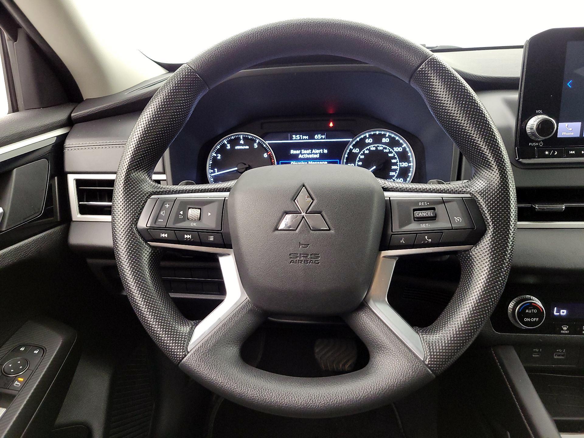 Thumbnail: 2022 Mitsubishi Outlander - 10