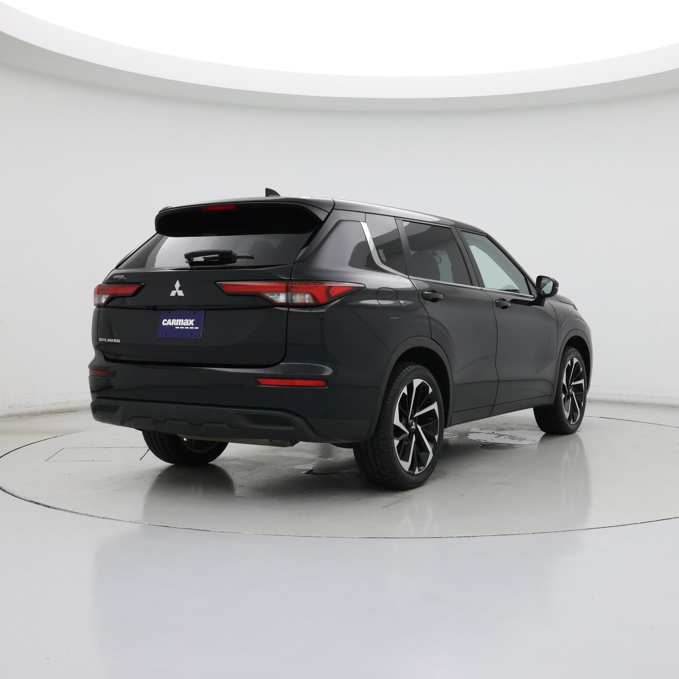 Thumbnail: 2022 Mitsubishi Outlander - 8