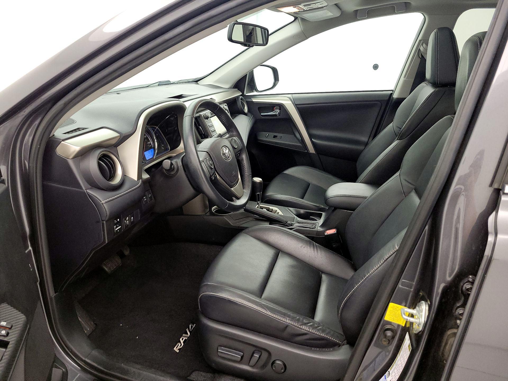 Thumbnail: 2015 Toyota RAV4 - 11