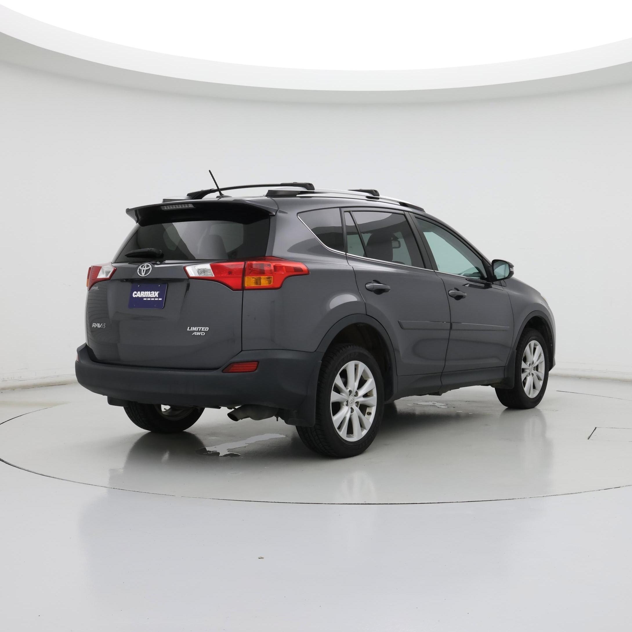 Thumbnail: 2015 Toyota RAV4 - 8