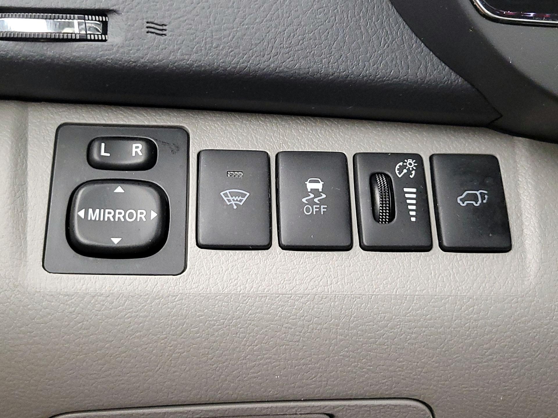 Thumbnail: 2013 Toyota Highlander - 13