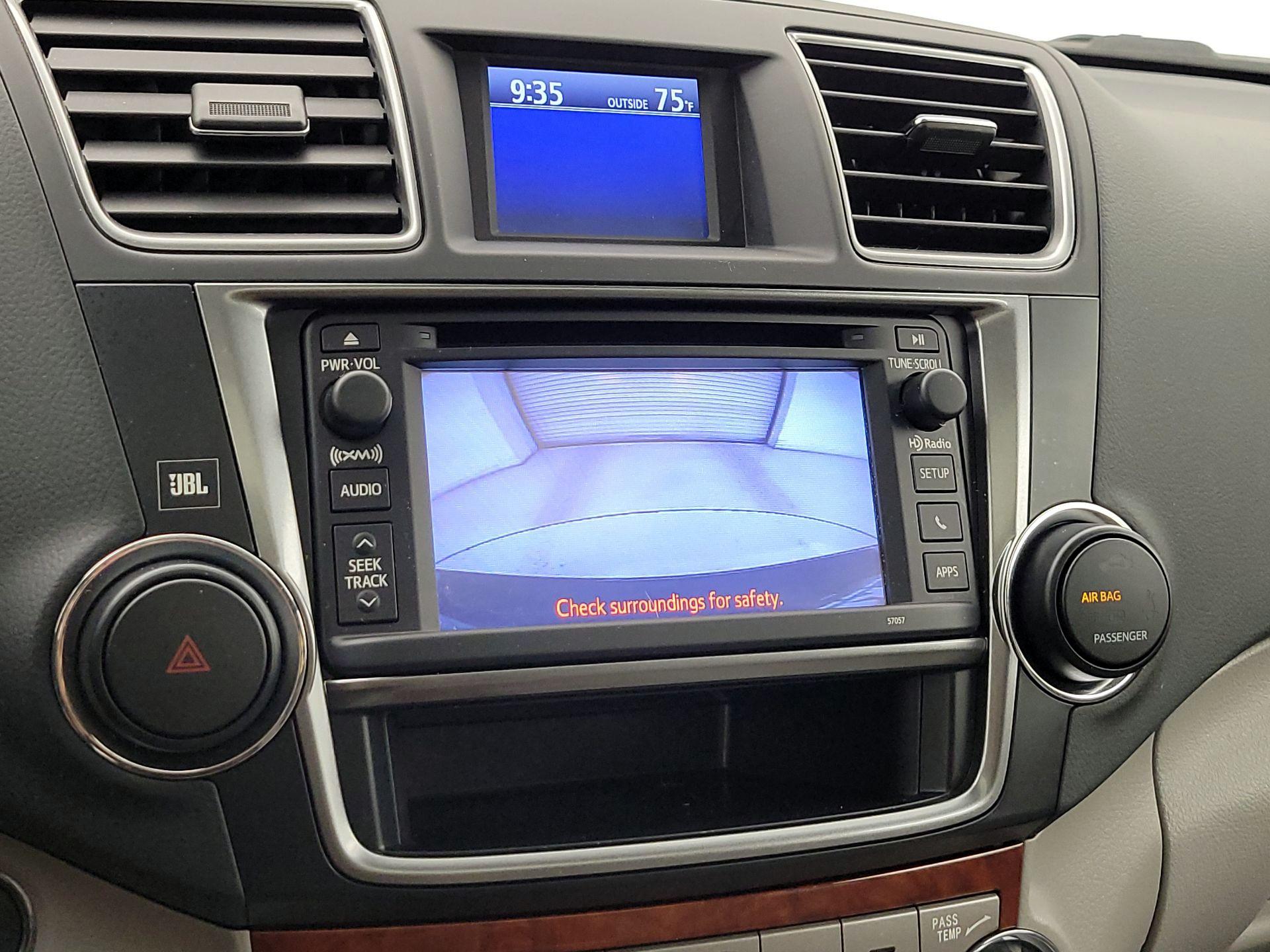 Thumbnail: 2013 Toyota Highlander - 14
