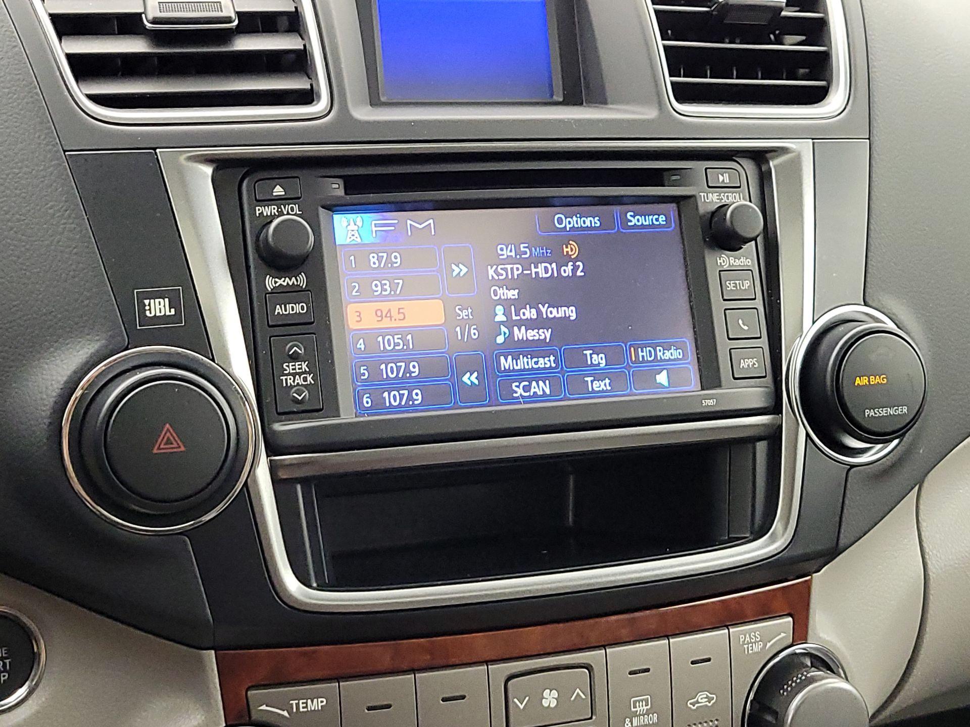 Thumbnail: 2013 Toyota Highlander - 15