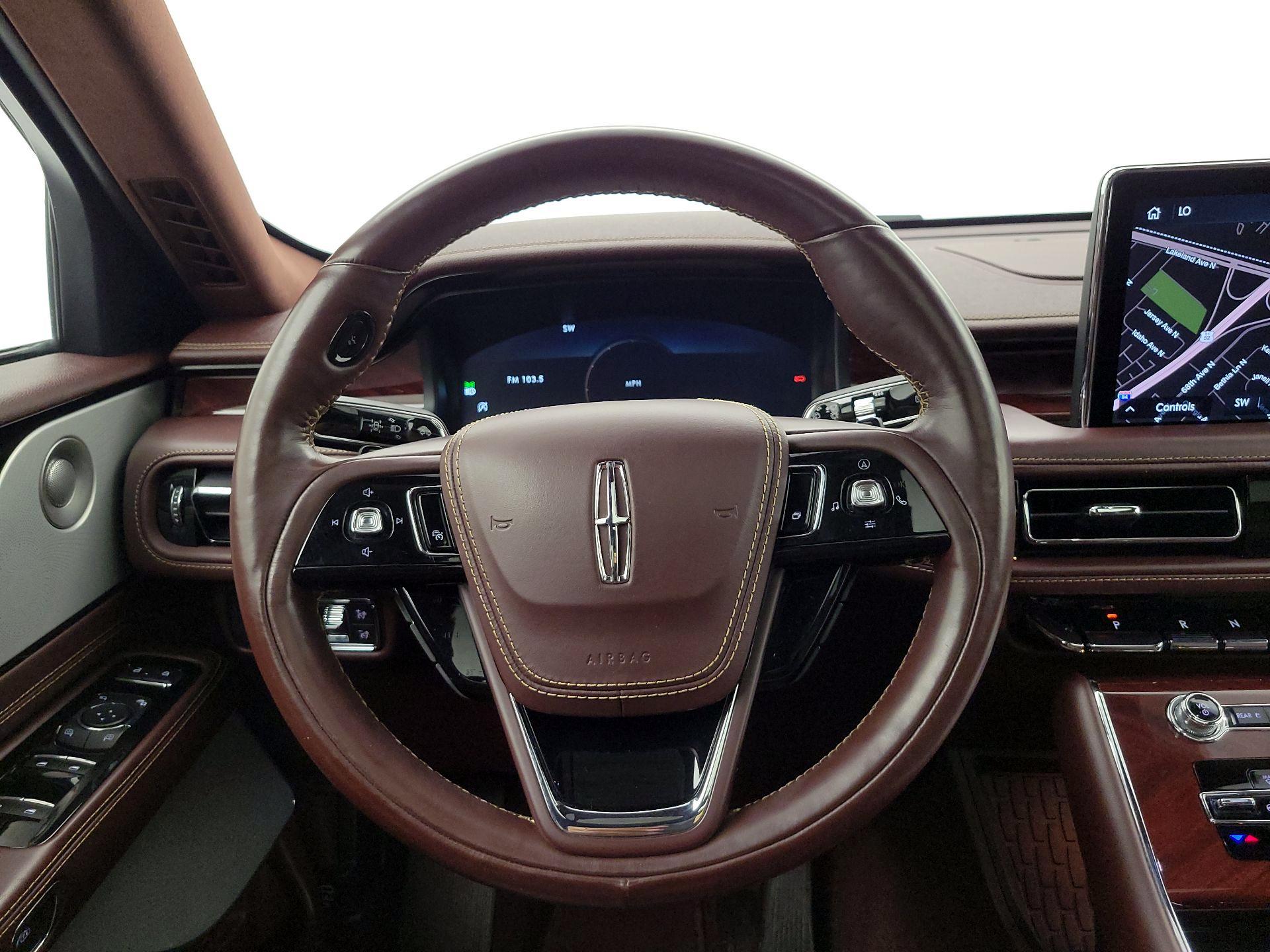 Thumbnail: 2021 Lincoln Aviator - 10