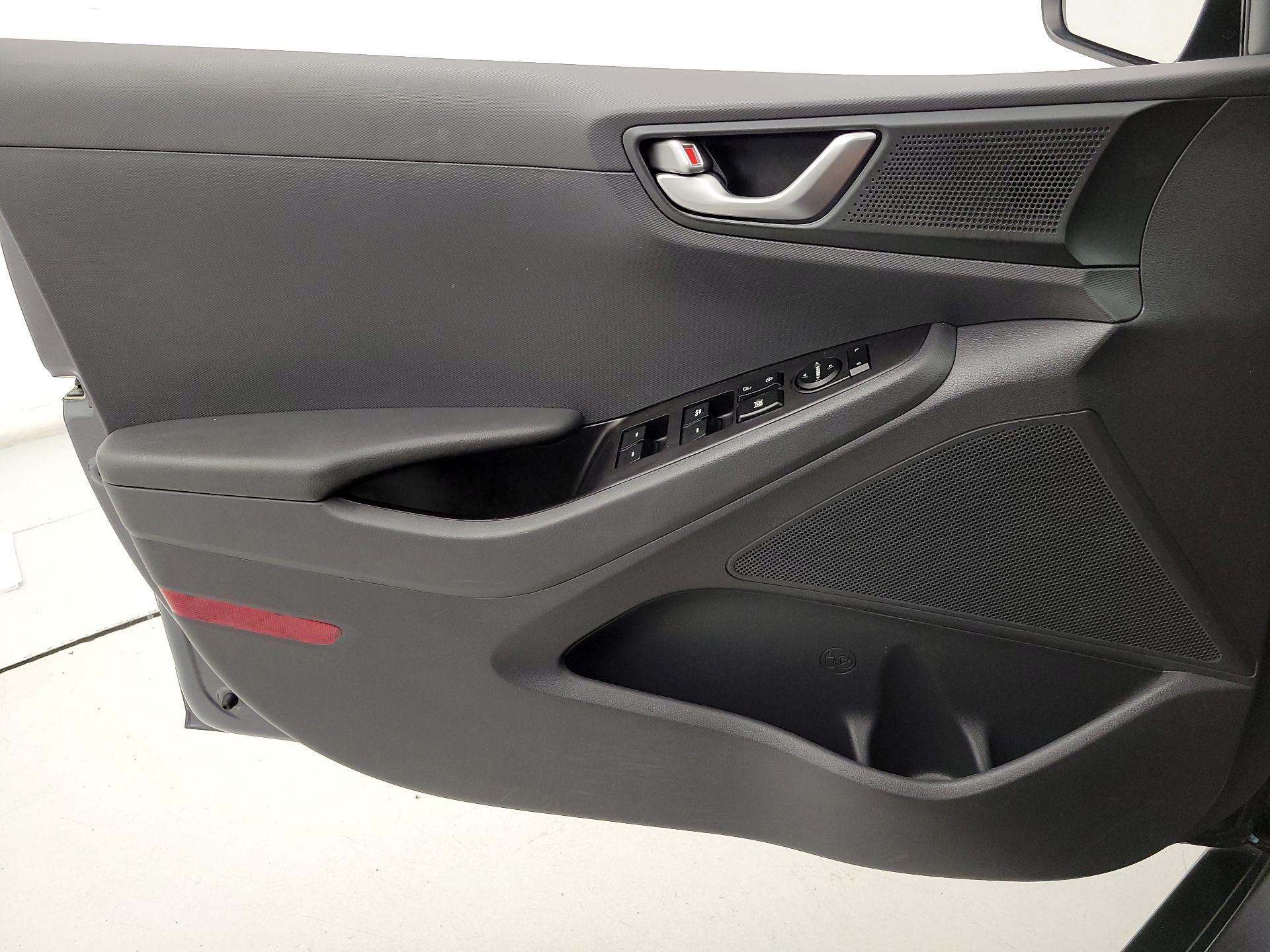 Thumbnail: 2019 Hyundai Ioniq - 12