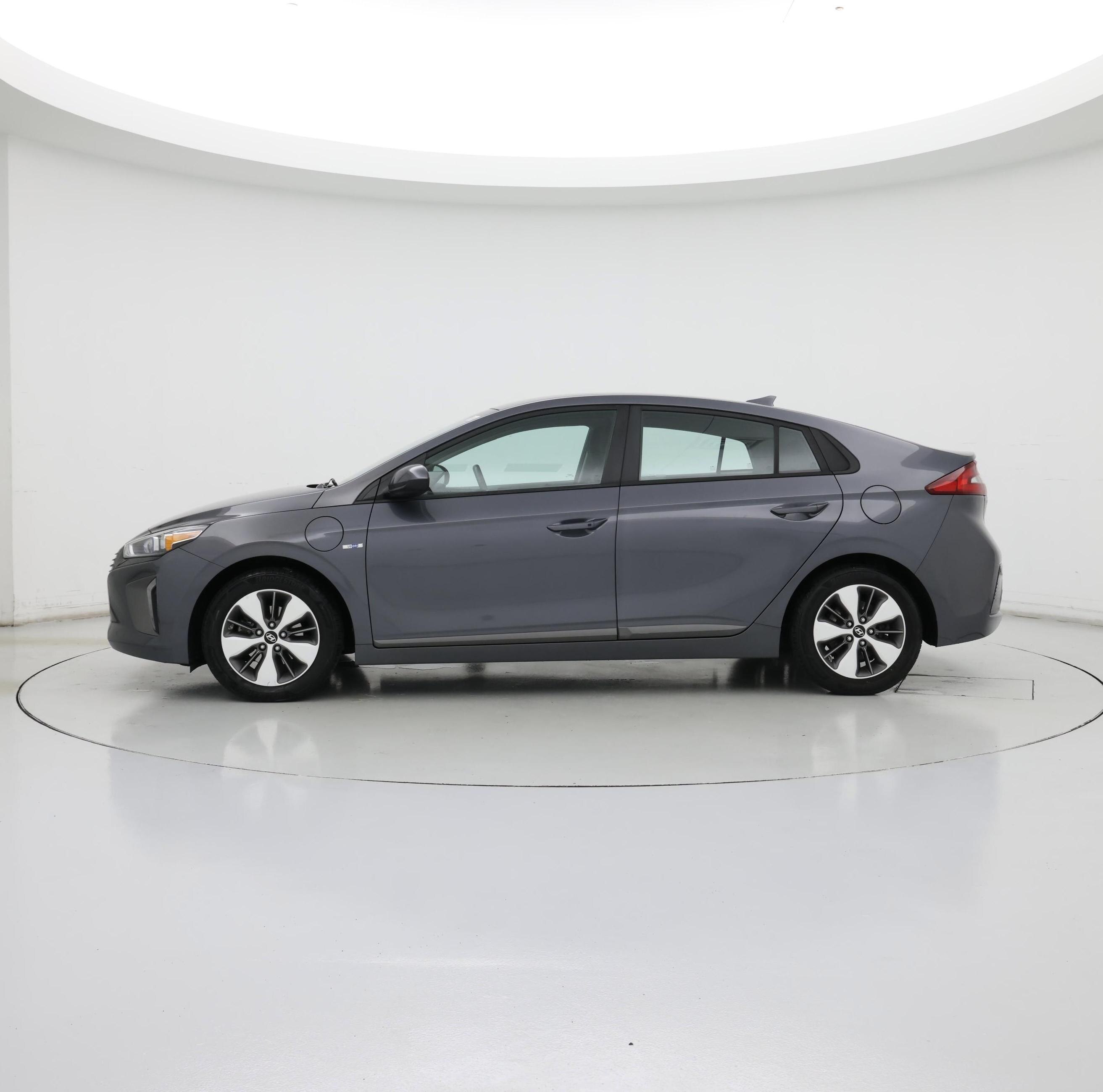 Thumbnail: 2019 Hyundai Ioniq - 3