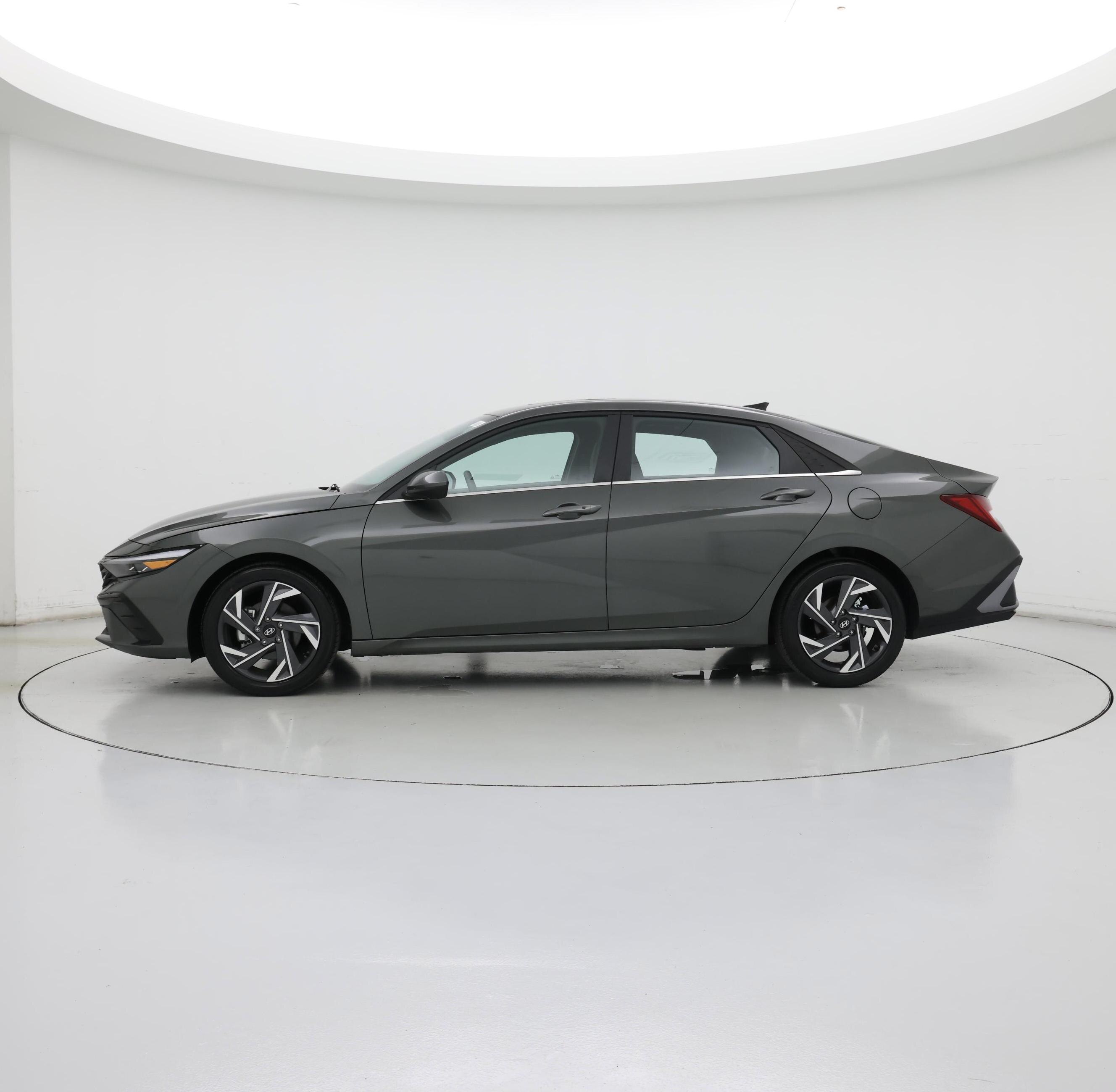 Thumbnail: 2024 Hyundai Elantra - 3