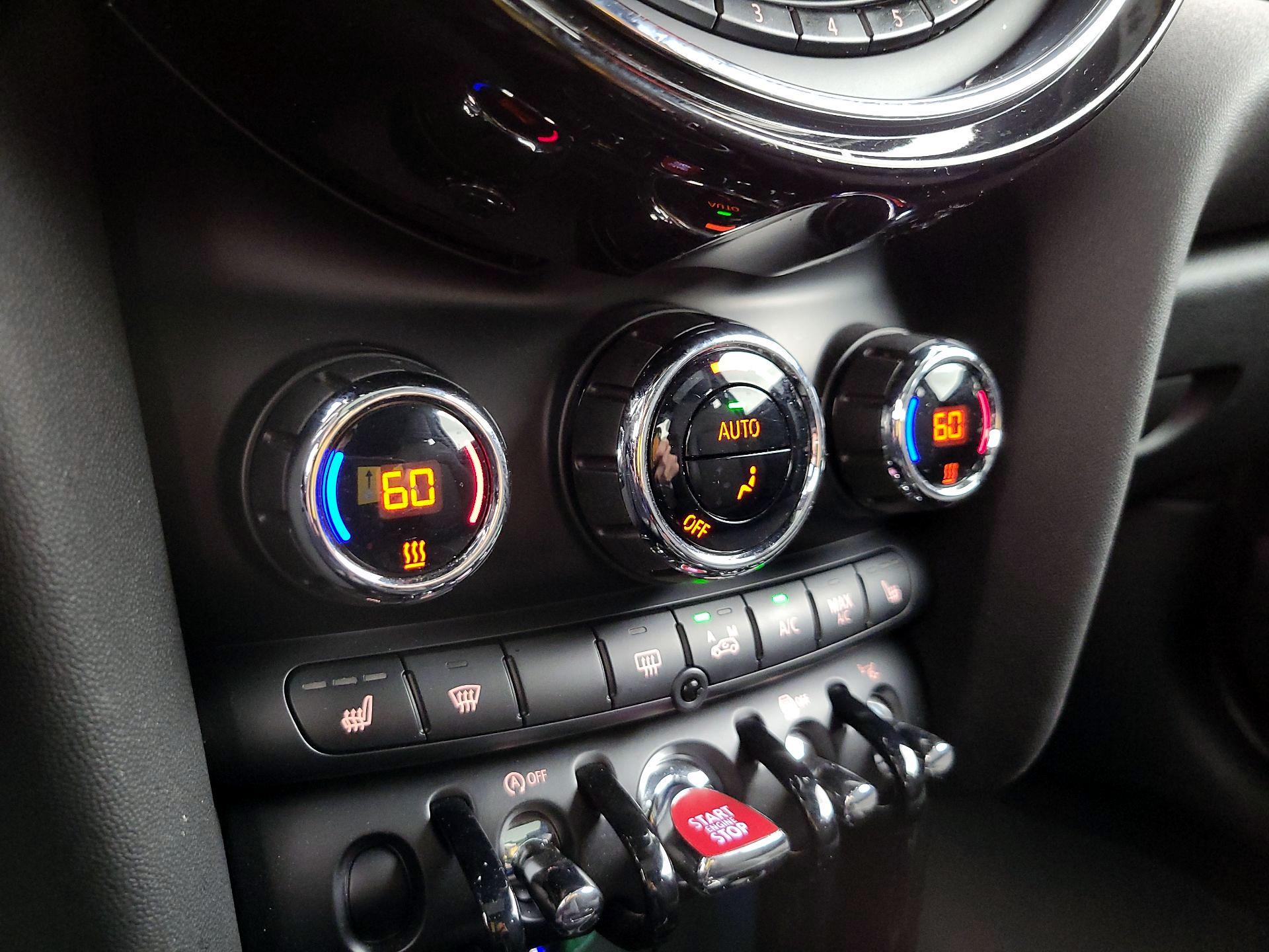 Thumbnail: 2014 MINI Cooper Hardtop - 17