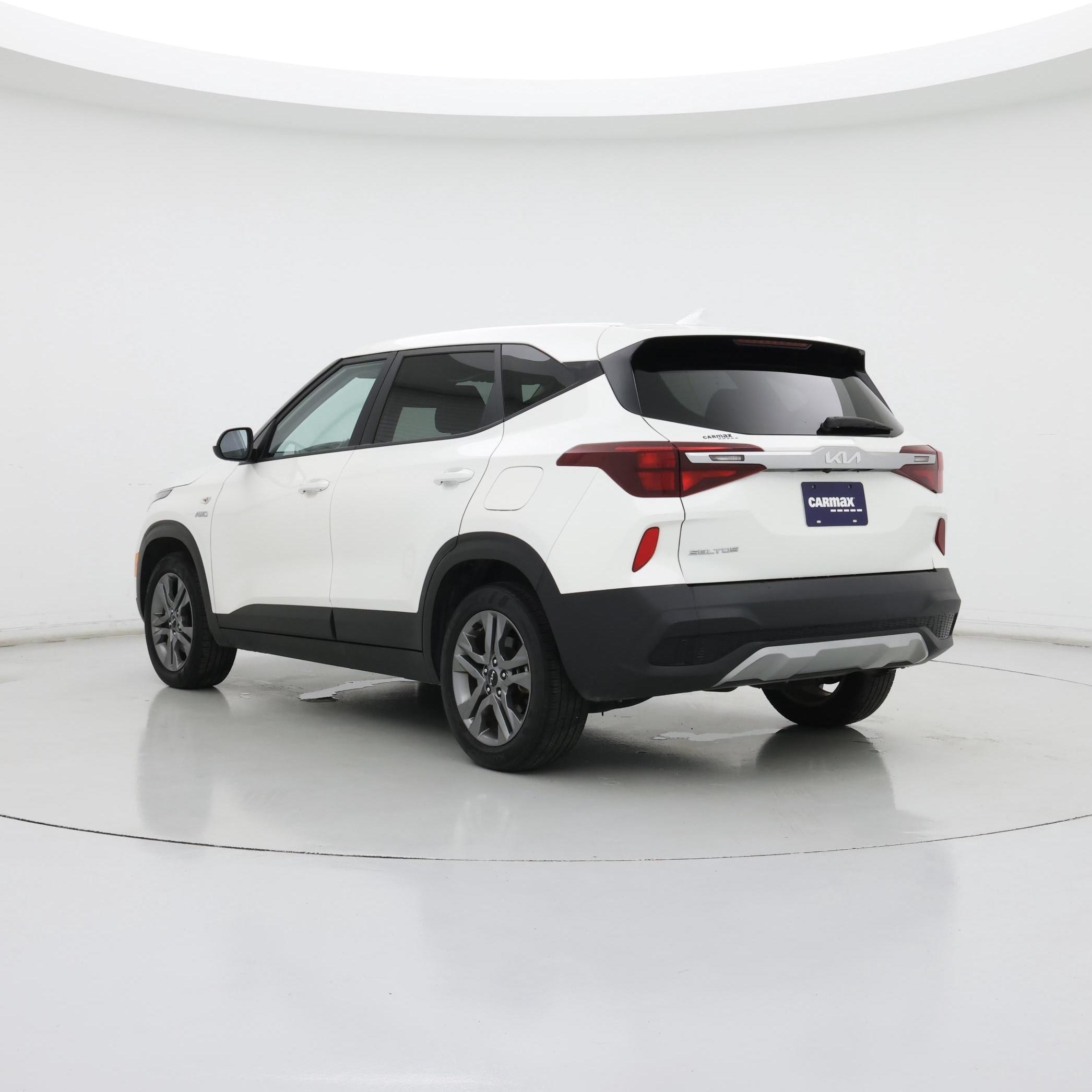 Thumbnail: 2023 Kia Seltos - 2