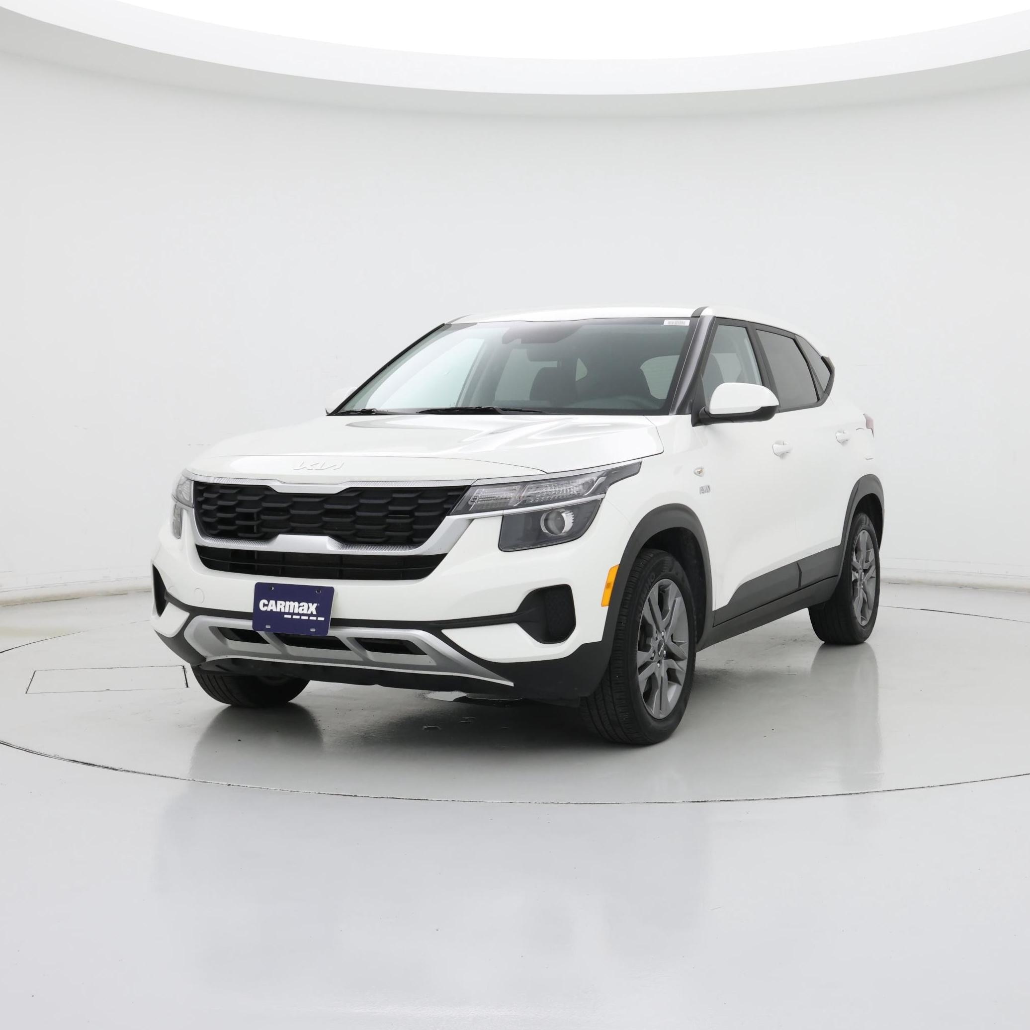 Thumbnail: 2023 Kia Seltos - 4