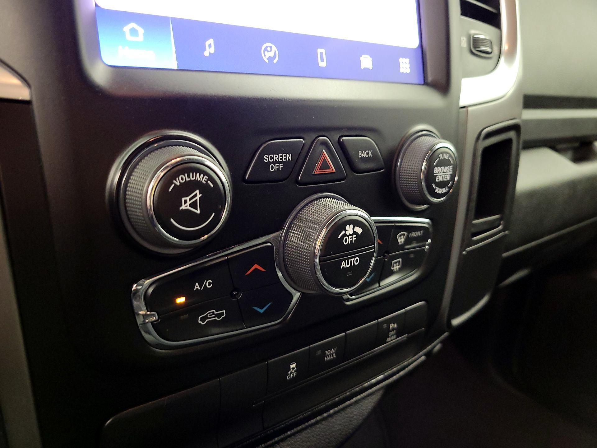 Thumbnail: 2022 RAM 1500 Classic - 16