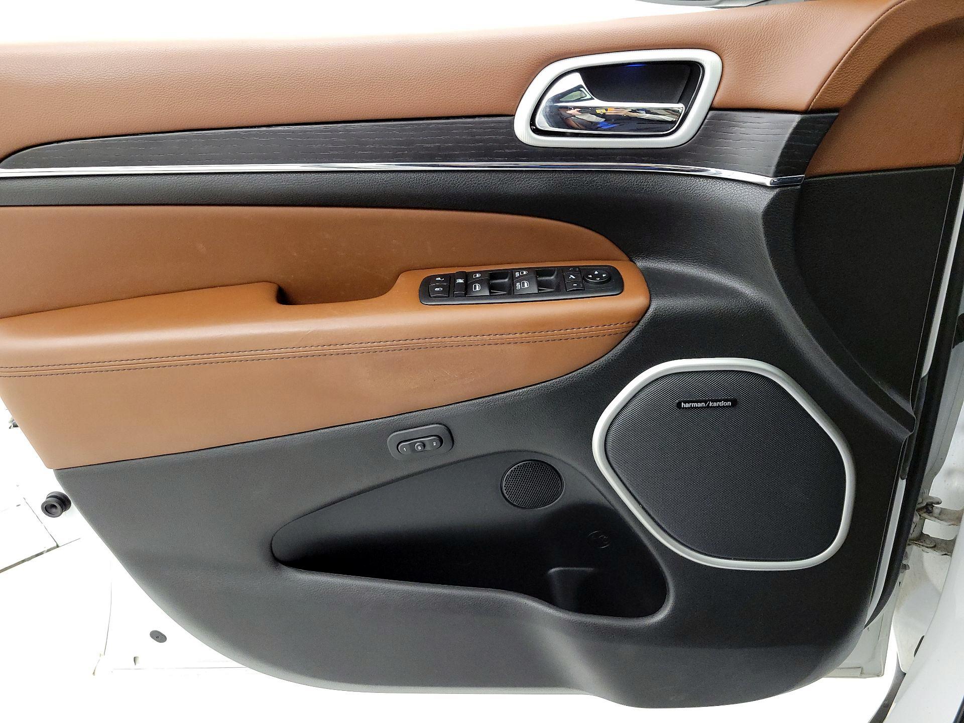 Thumbnail: 2020 Jeep Grand Cherokee - 12