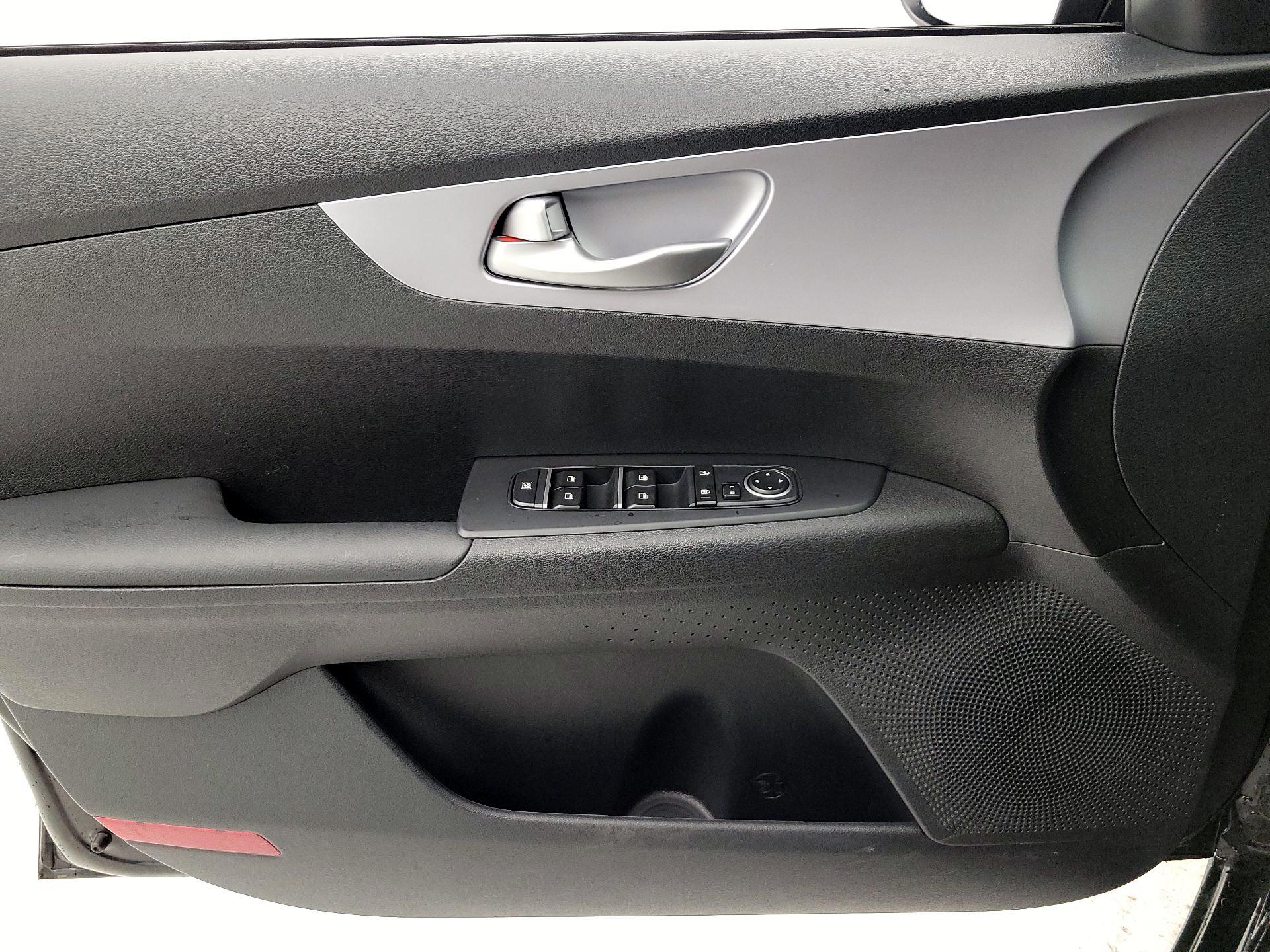 Thumbnail: 2024 Kia Forte - 12