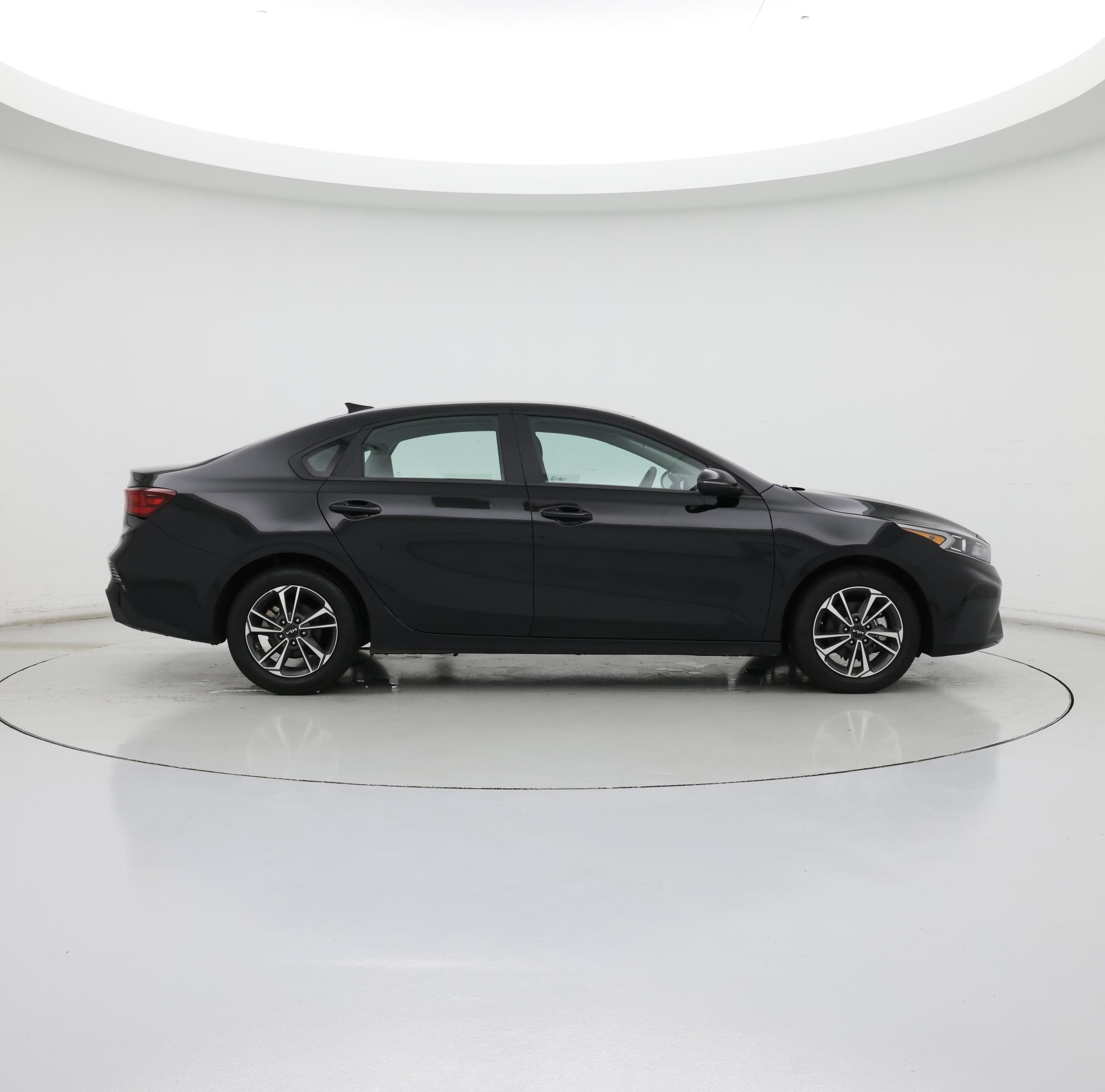 Thumbnail: 2024 Kia Forte - 7