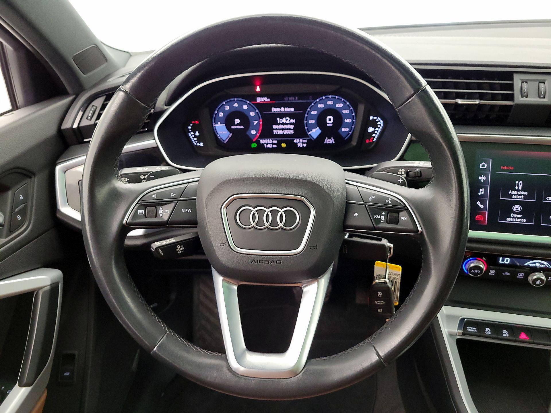 Thumbnail: 2021 Audi Q3 - 10