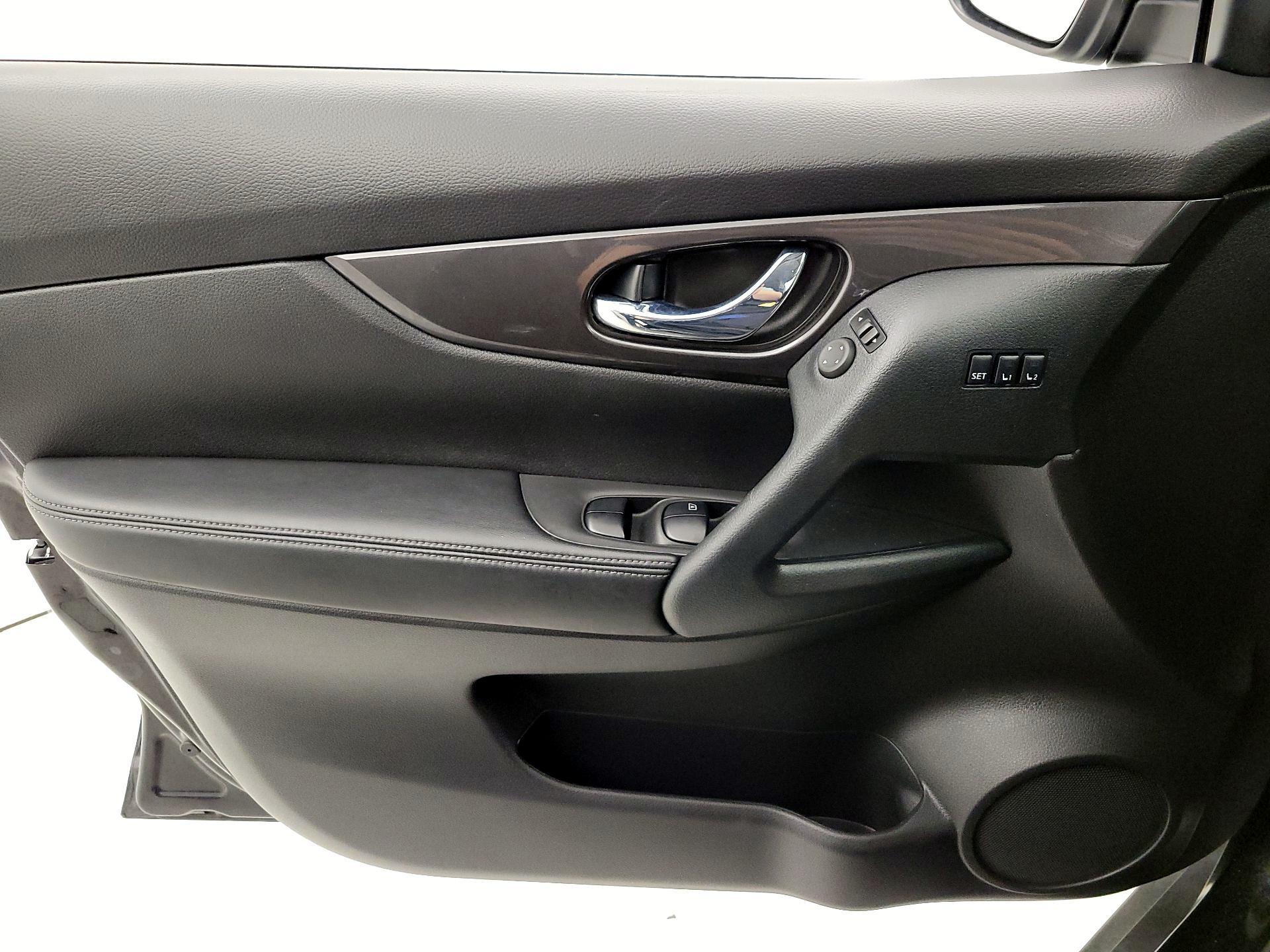 Thumbnail: 2020 Nissan Rogue - 12