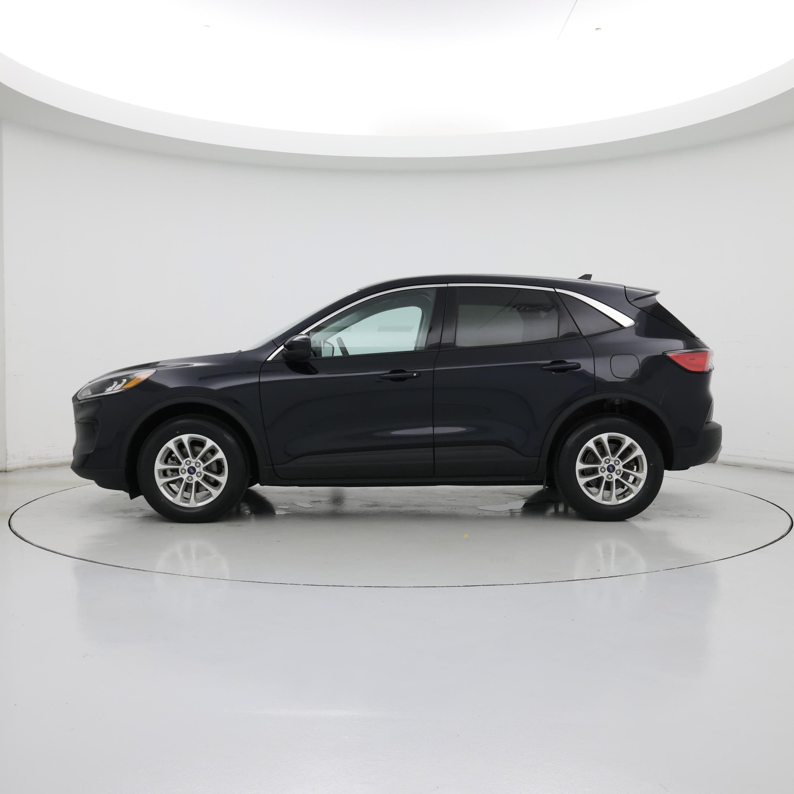 Thumbnail: 2021 Ford Escape - 3