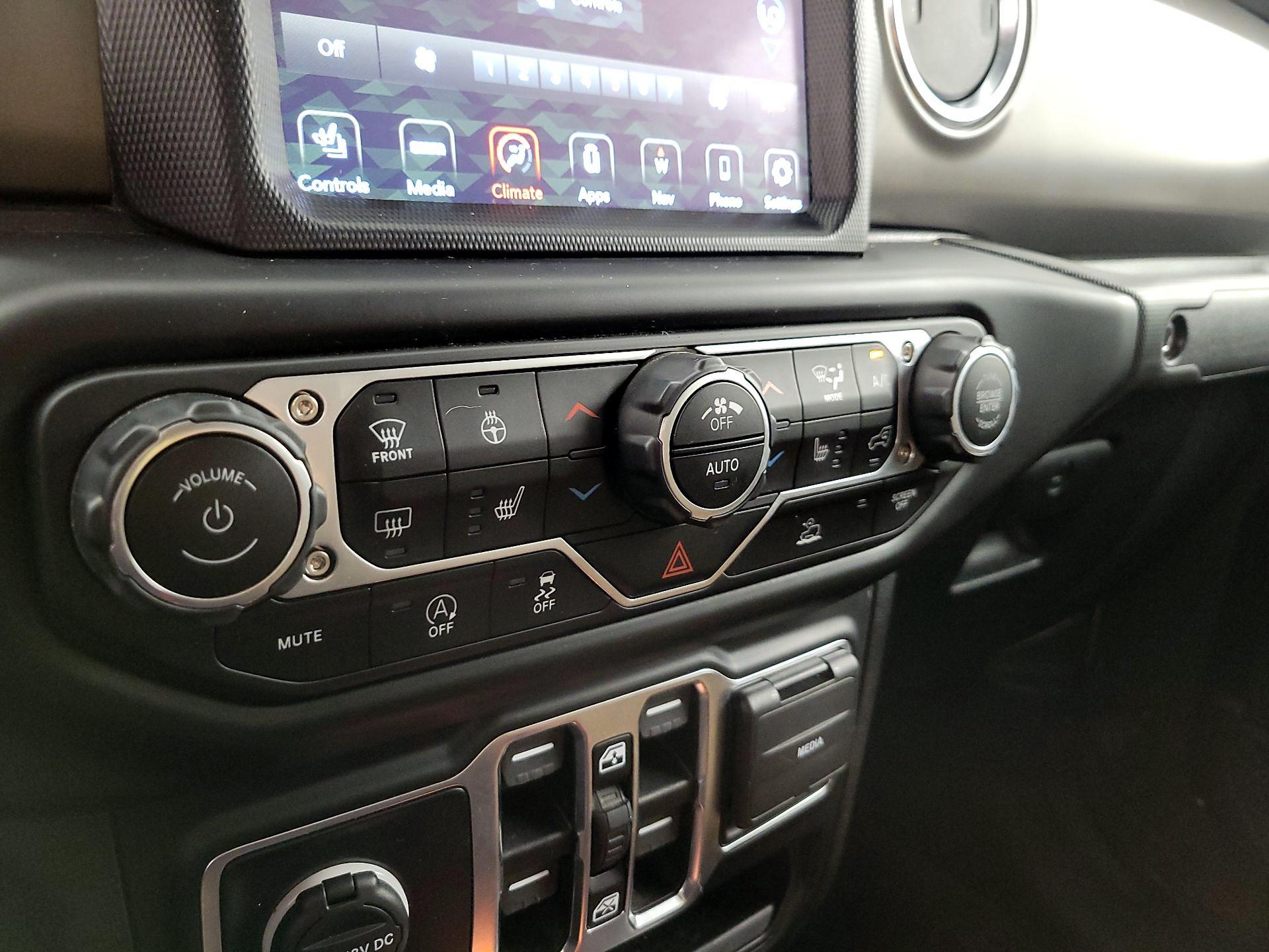 Thumbnail: 2022 Jeep Gladiator - 17