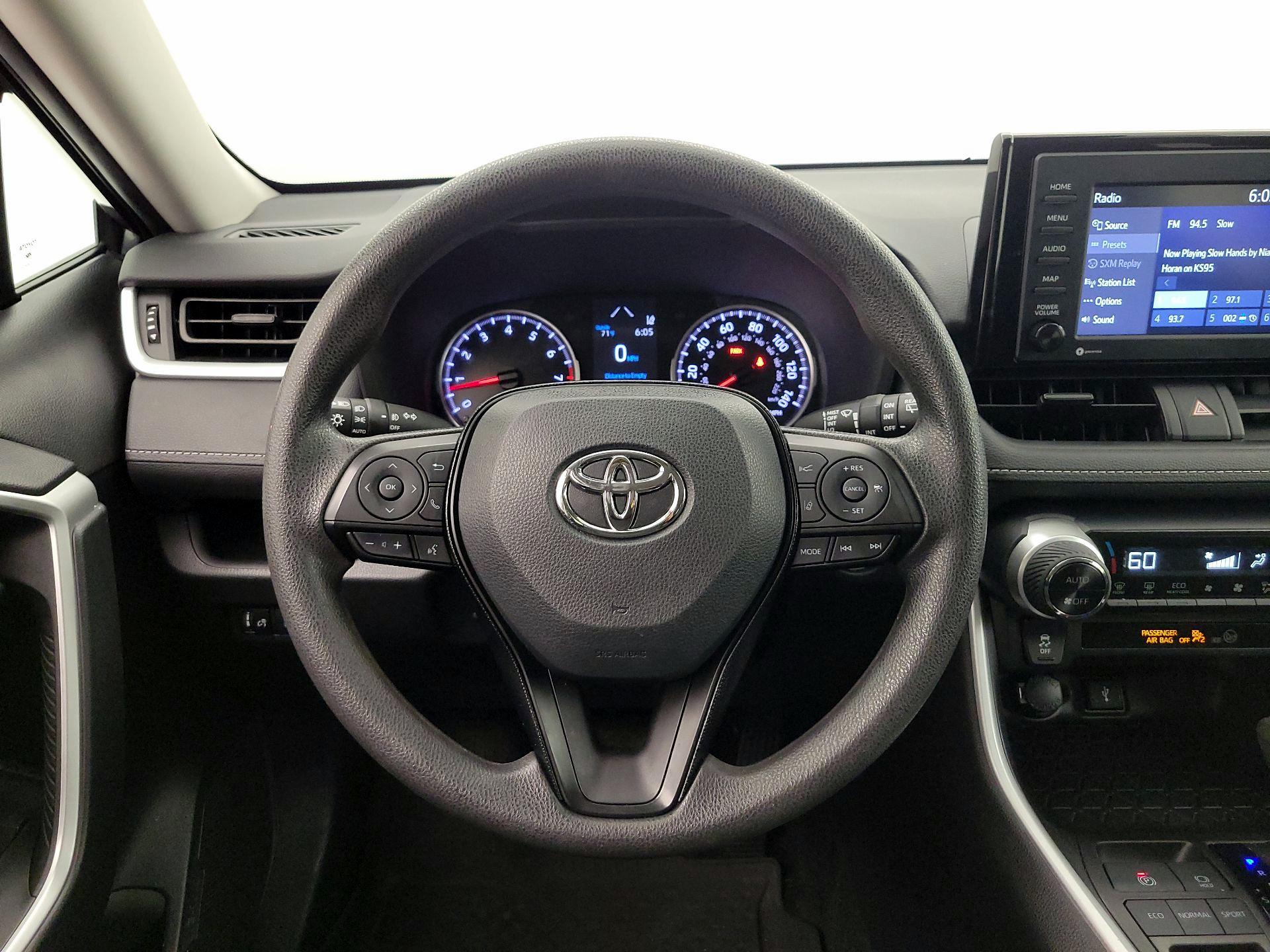 Thumbnail: 2021 Toyota RAV4 - 10