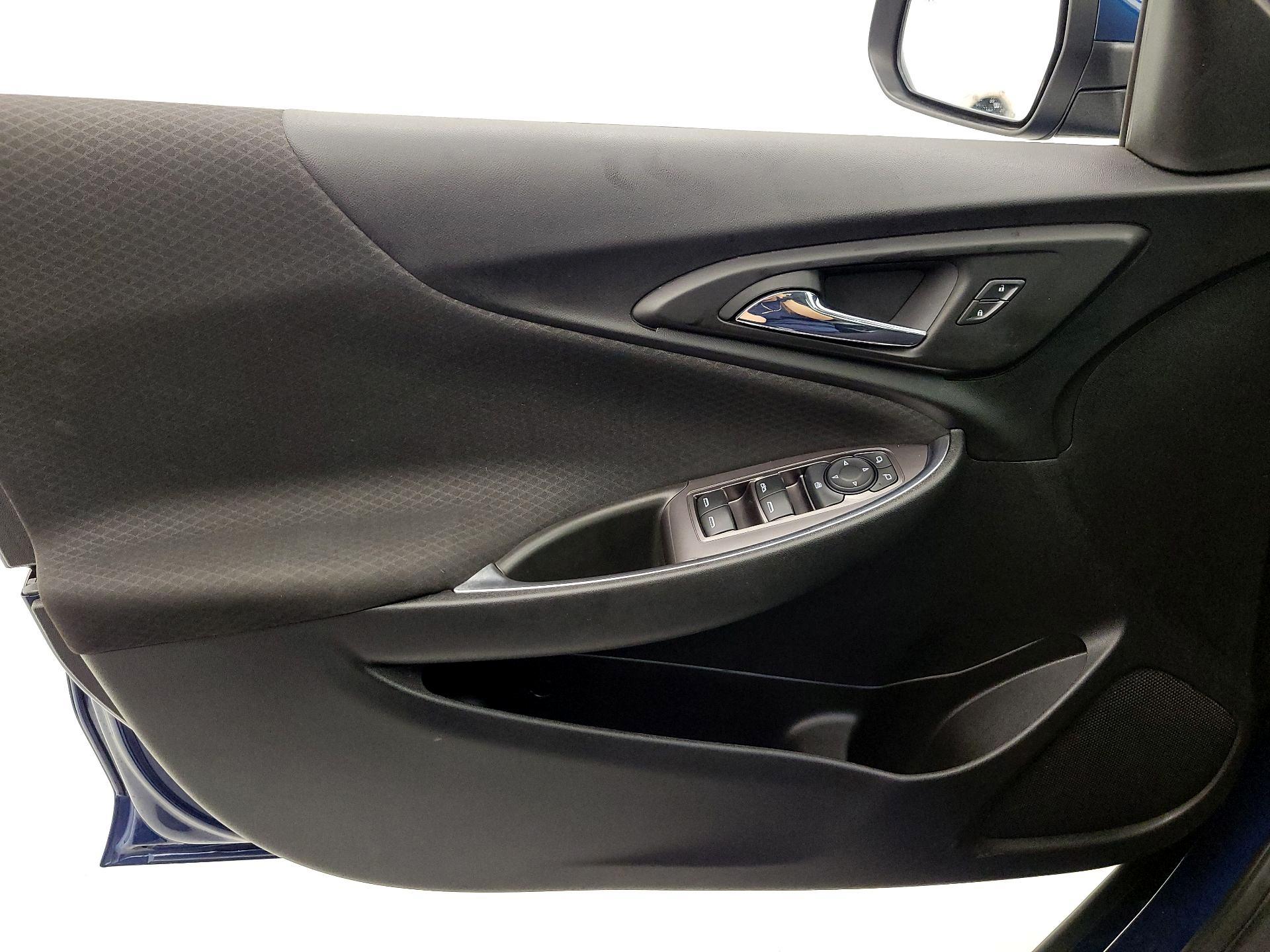 Thumbnail: 2019 Chevrolet Malibu - 12