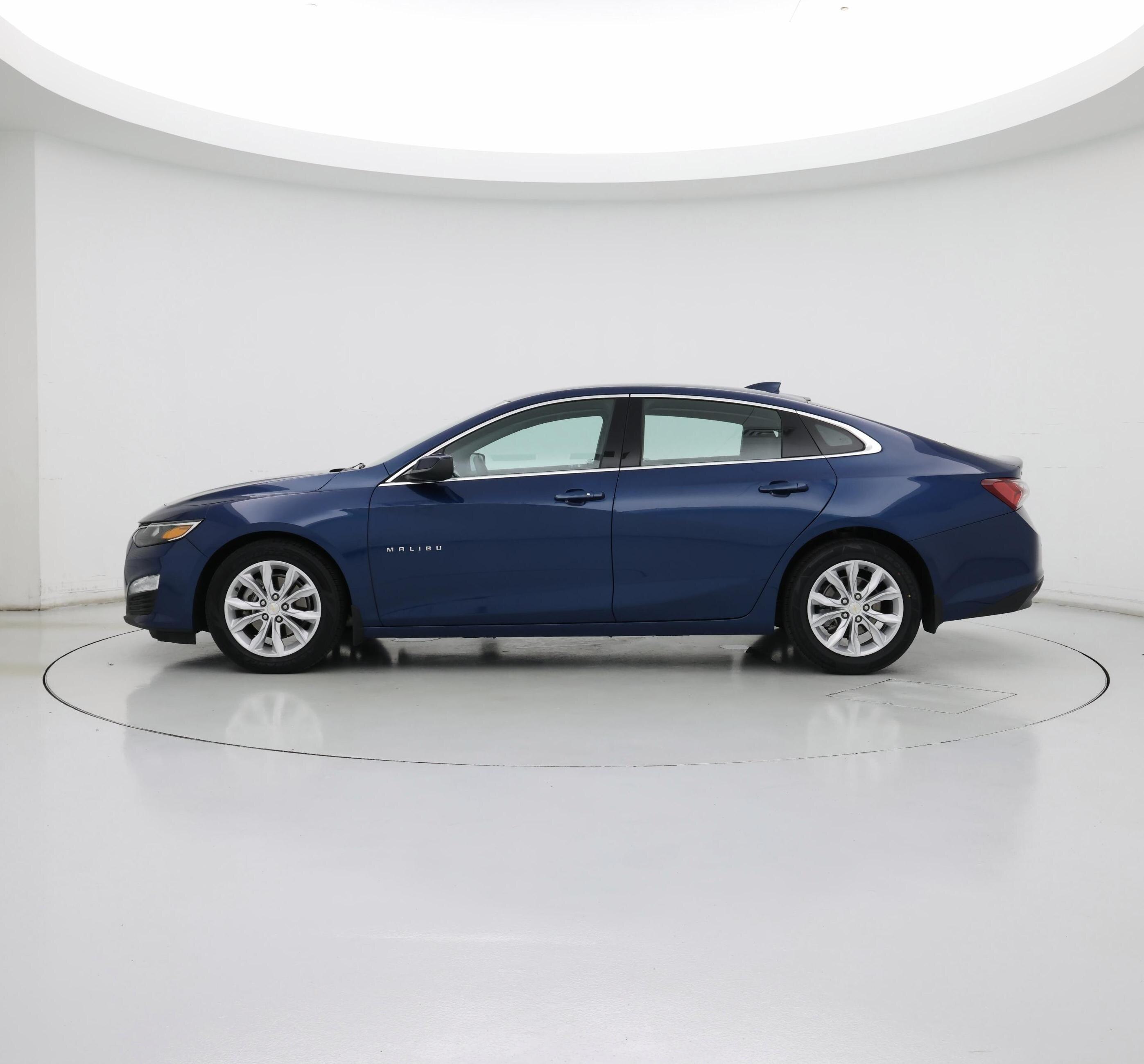 Thumbnail: 2019 Chevrolet Malibu - 3