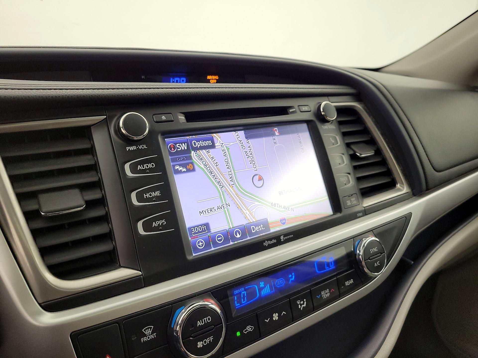 Thumbnail: 2015 Toyota Highlander - 14