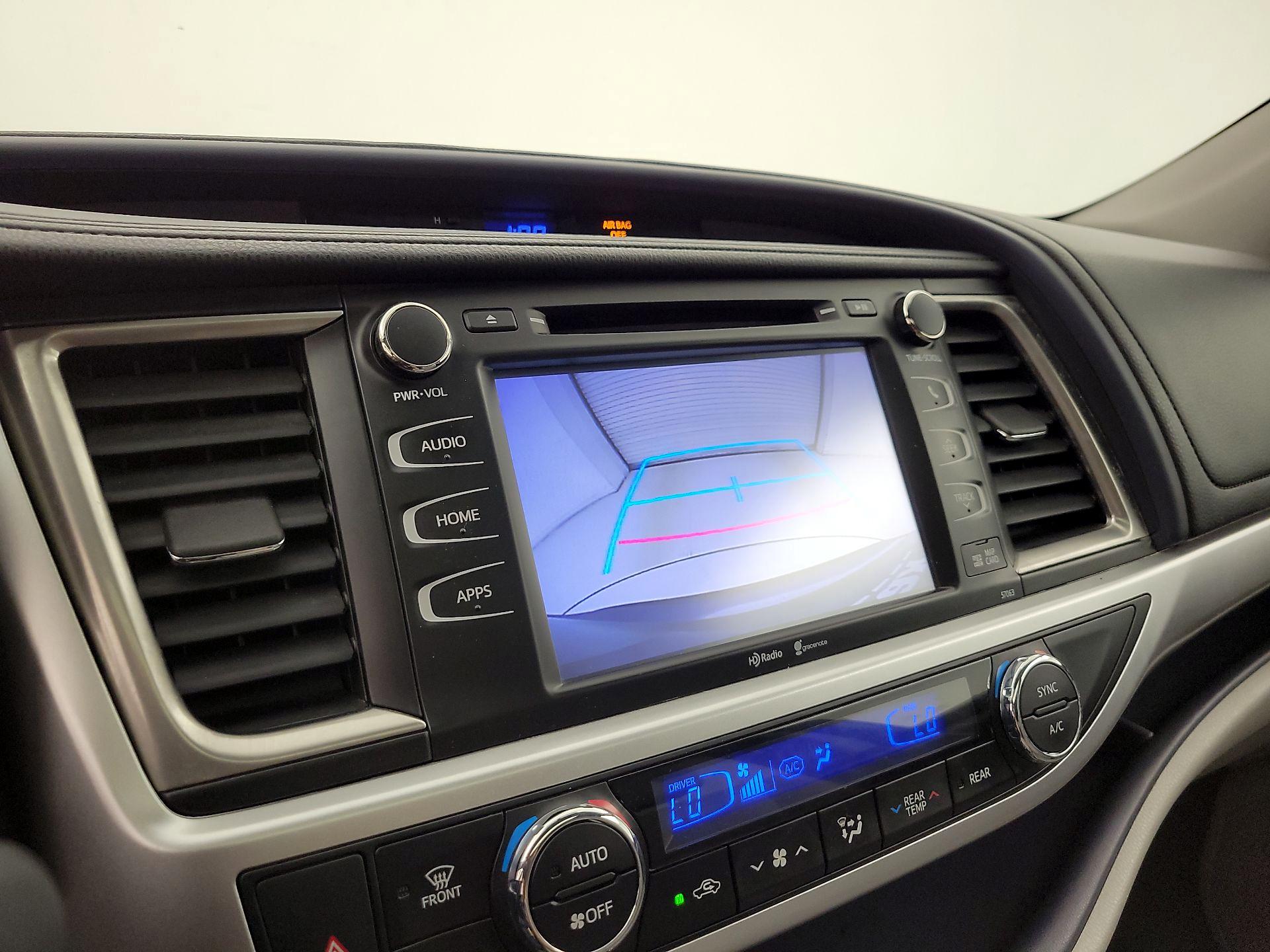 Thumbnail: 2015 Toyota Highlander - 15