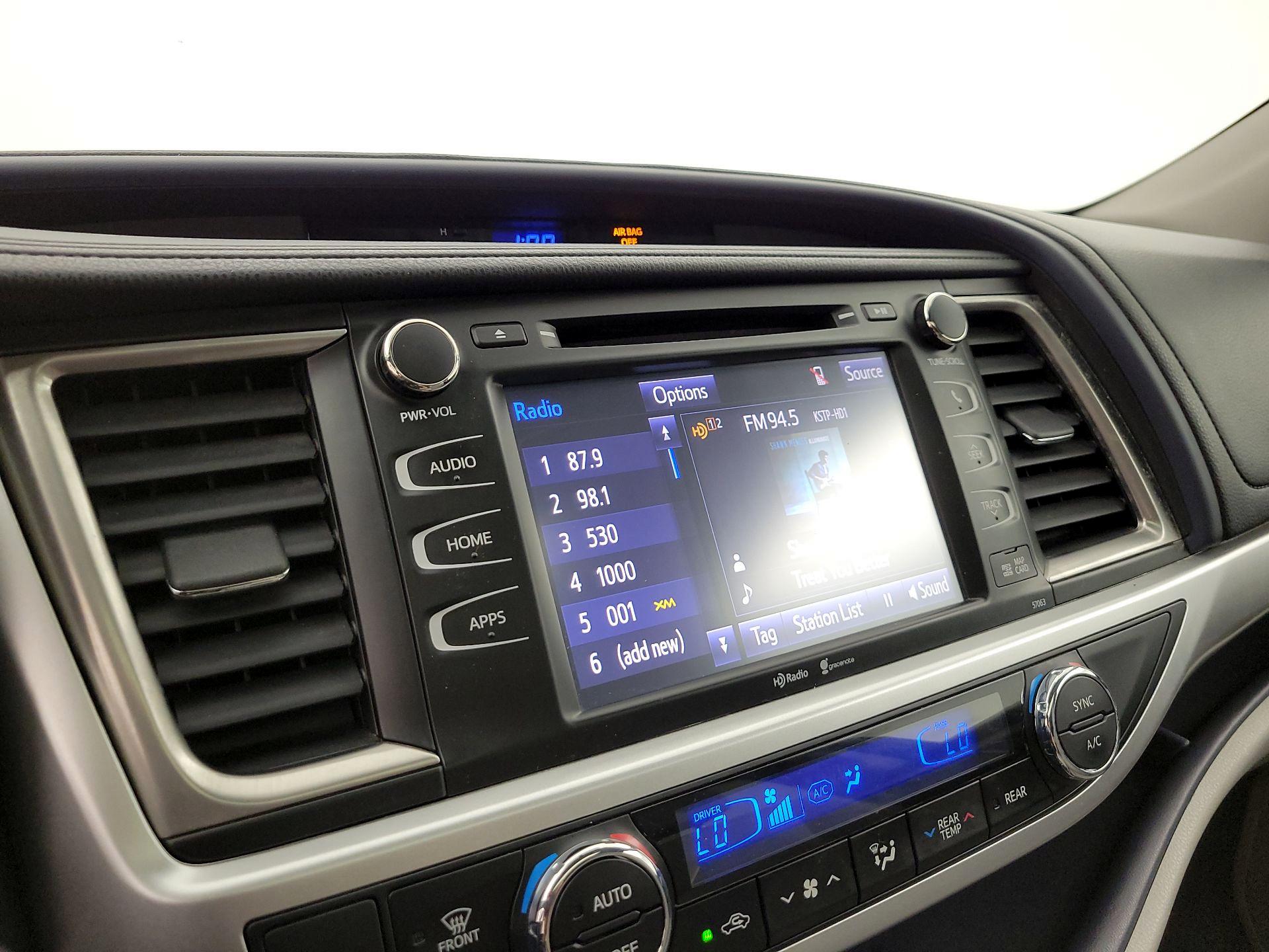 Thumbnail: 2015 Toyota Highlander - 16