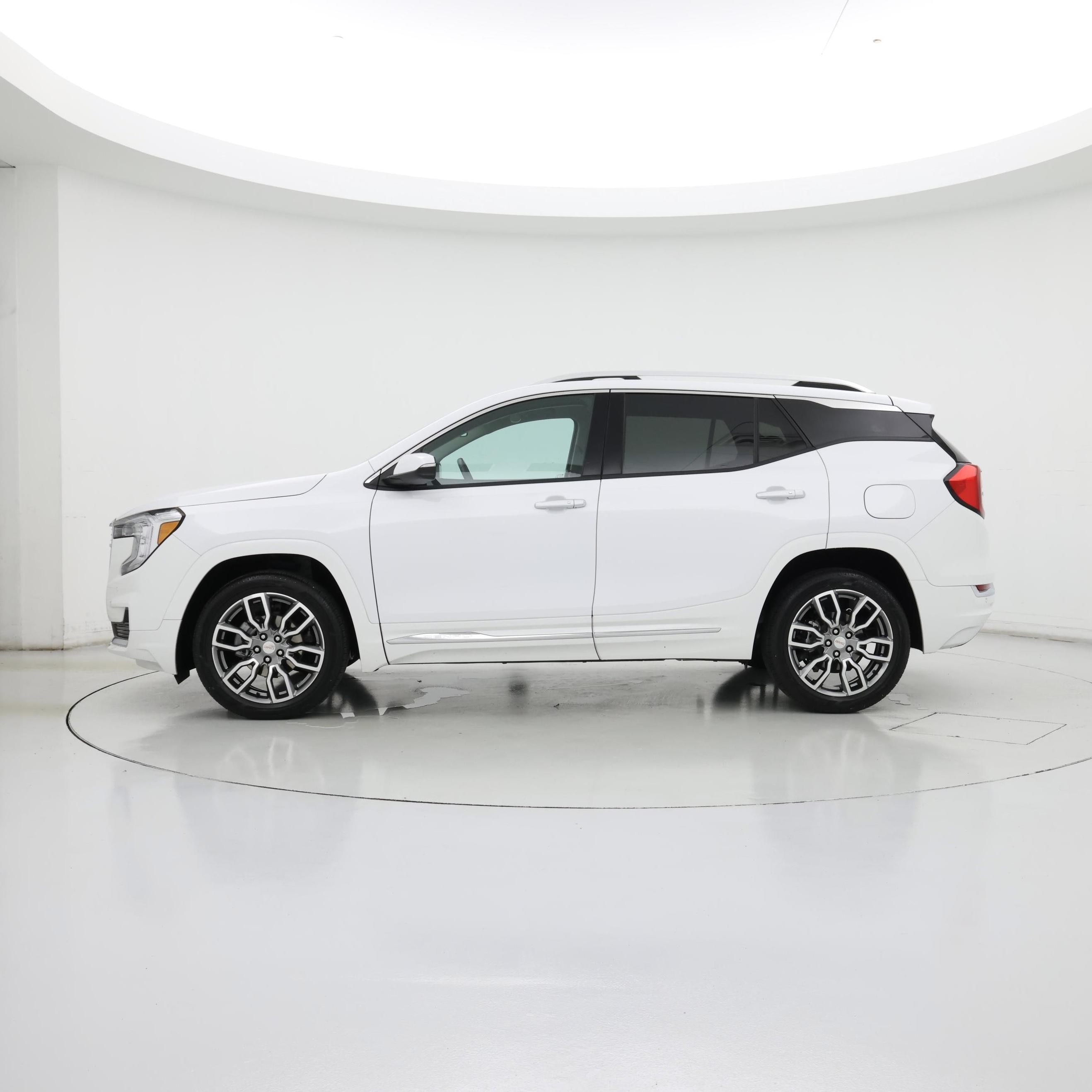 Thumbnail: 2022 GMC Terrain - 3