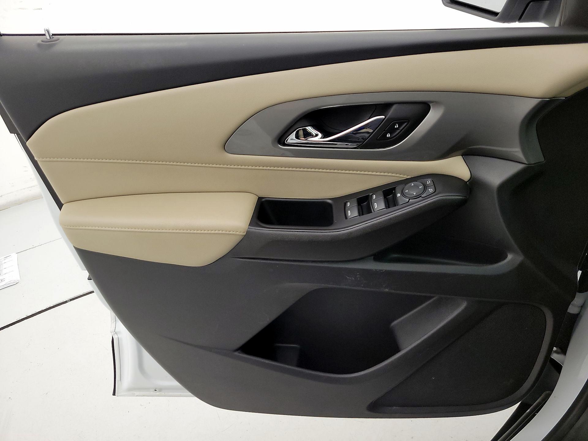 Thumbnail: 2023 Chevrolet Traverse - 12