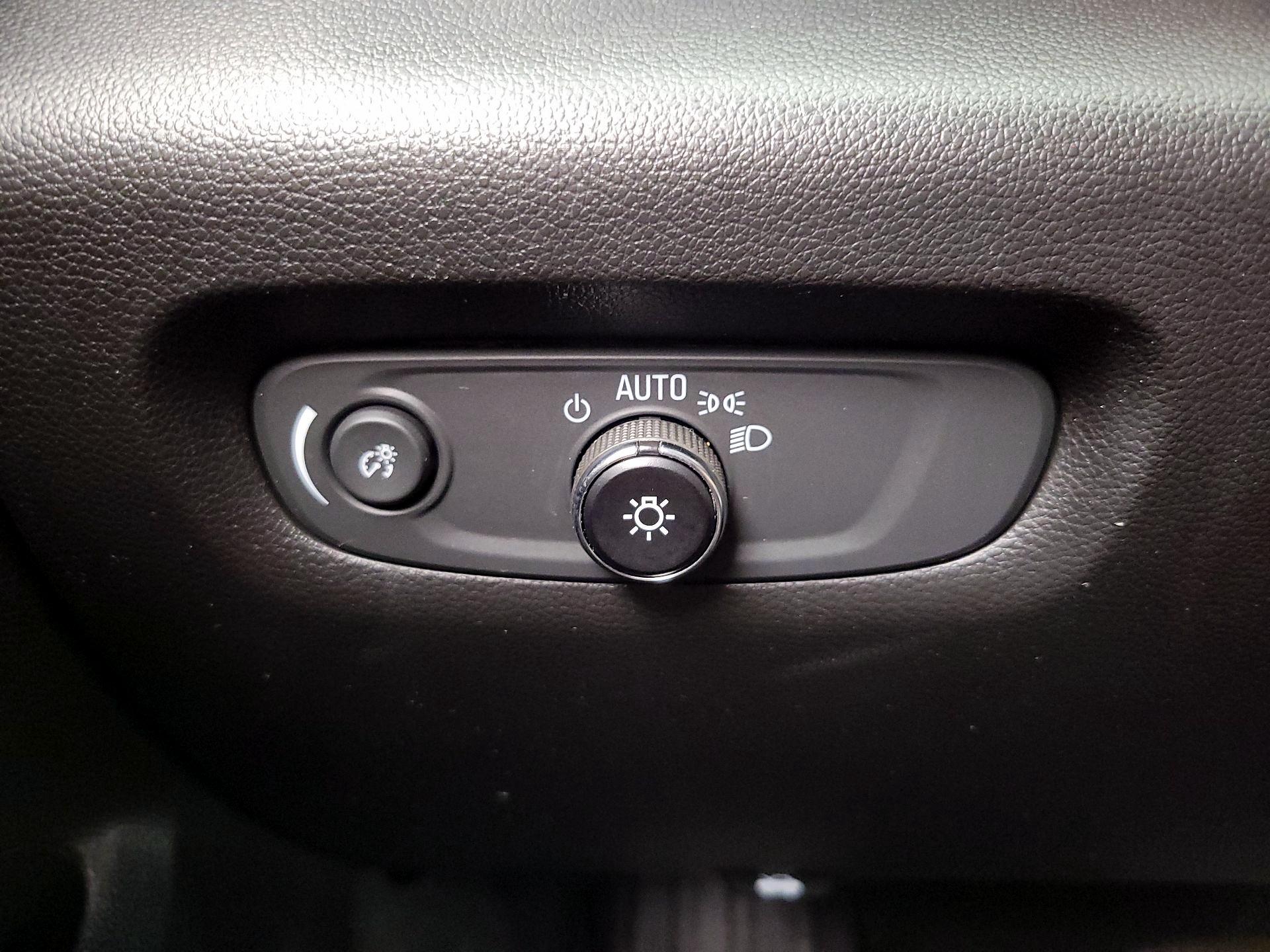 Thumbnail: 2023 Chevrolet Traverse - 13