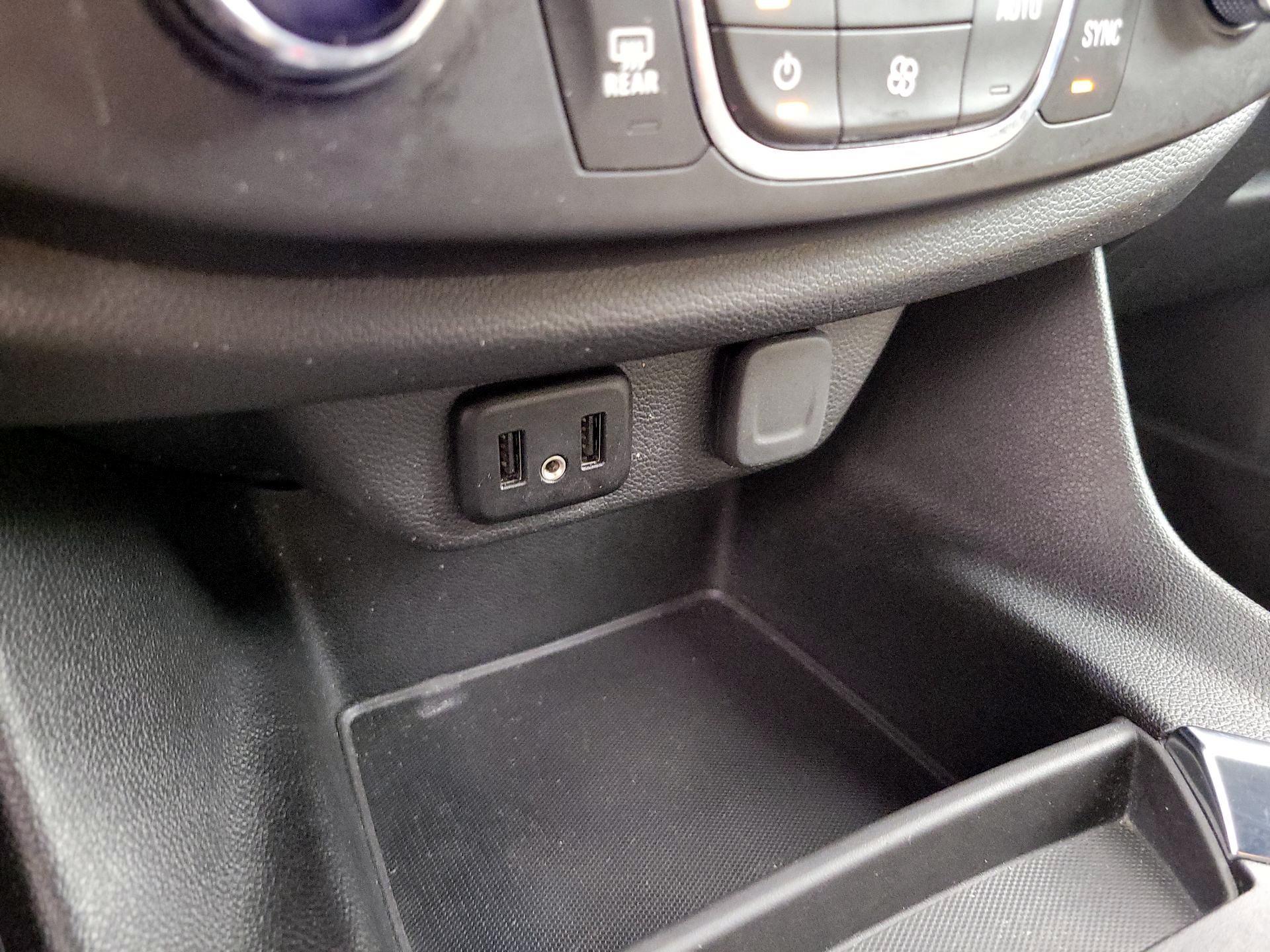 Thumbnail: 2023 Chevrolet Traverse - 19