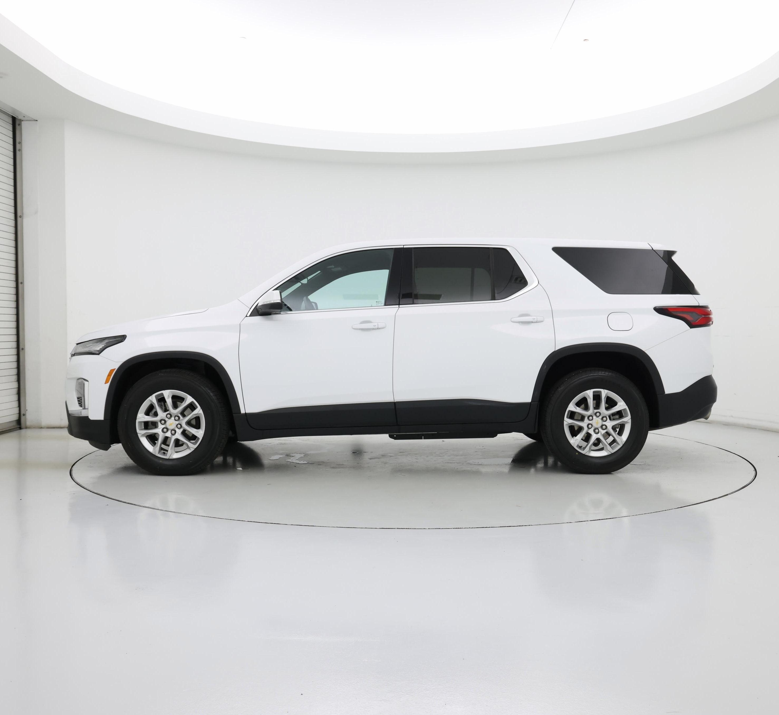 Thumbnail: 2023 Chevrolet Traverse - 3