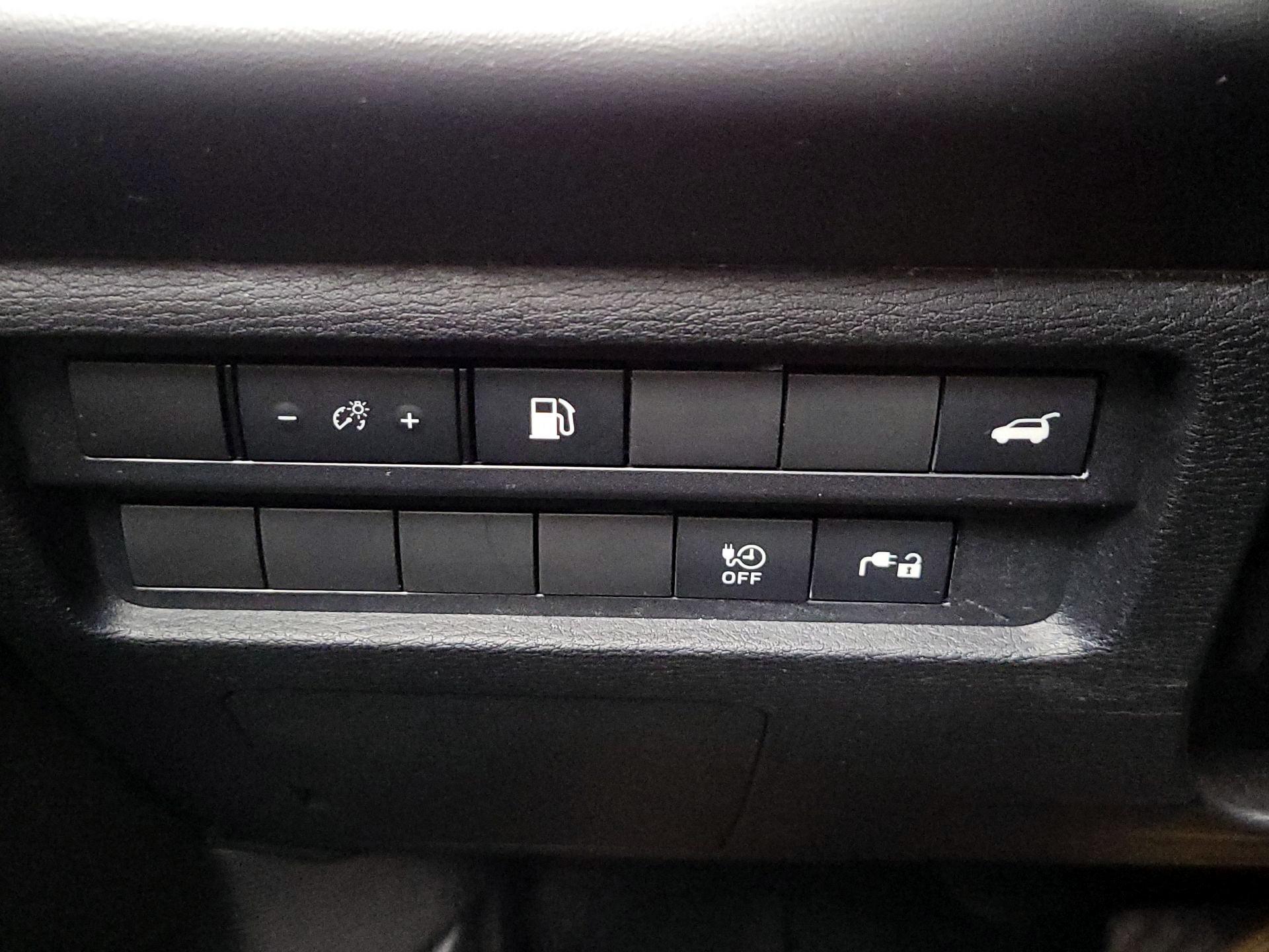 Thumbnail: 2023 Mitsubishi Outlander - 13