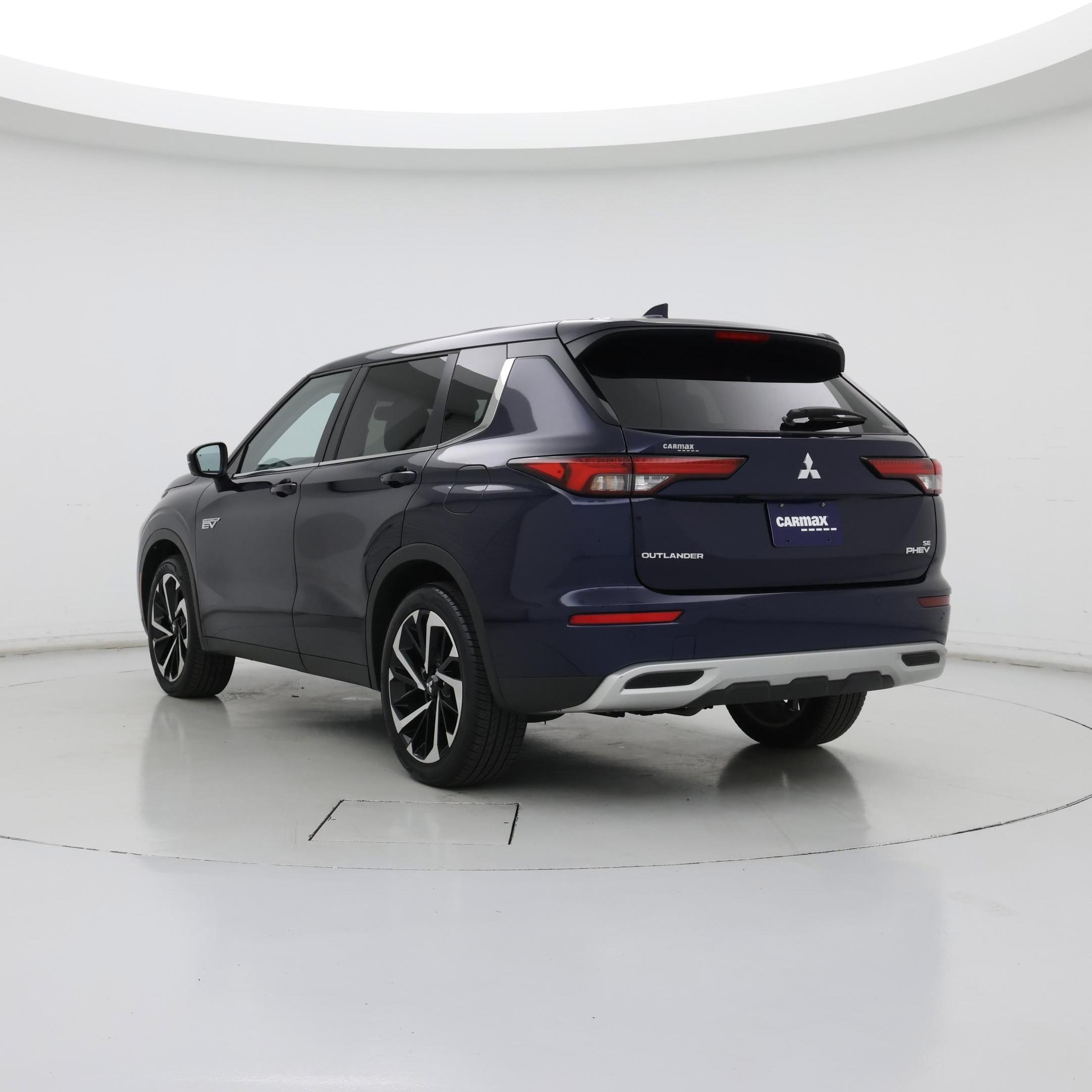 Thumbnail: 2023 Mitsubishi Outlander - 2