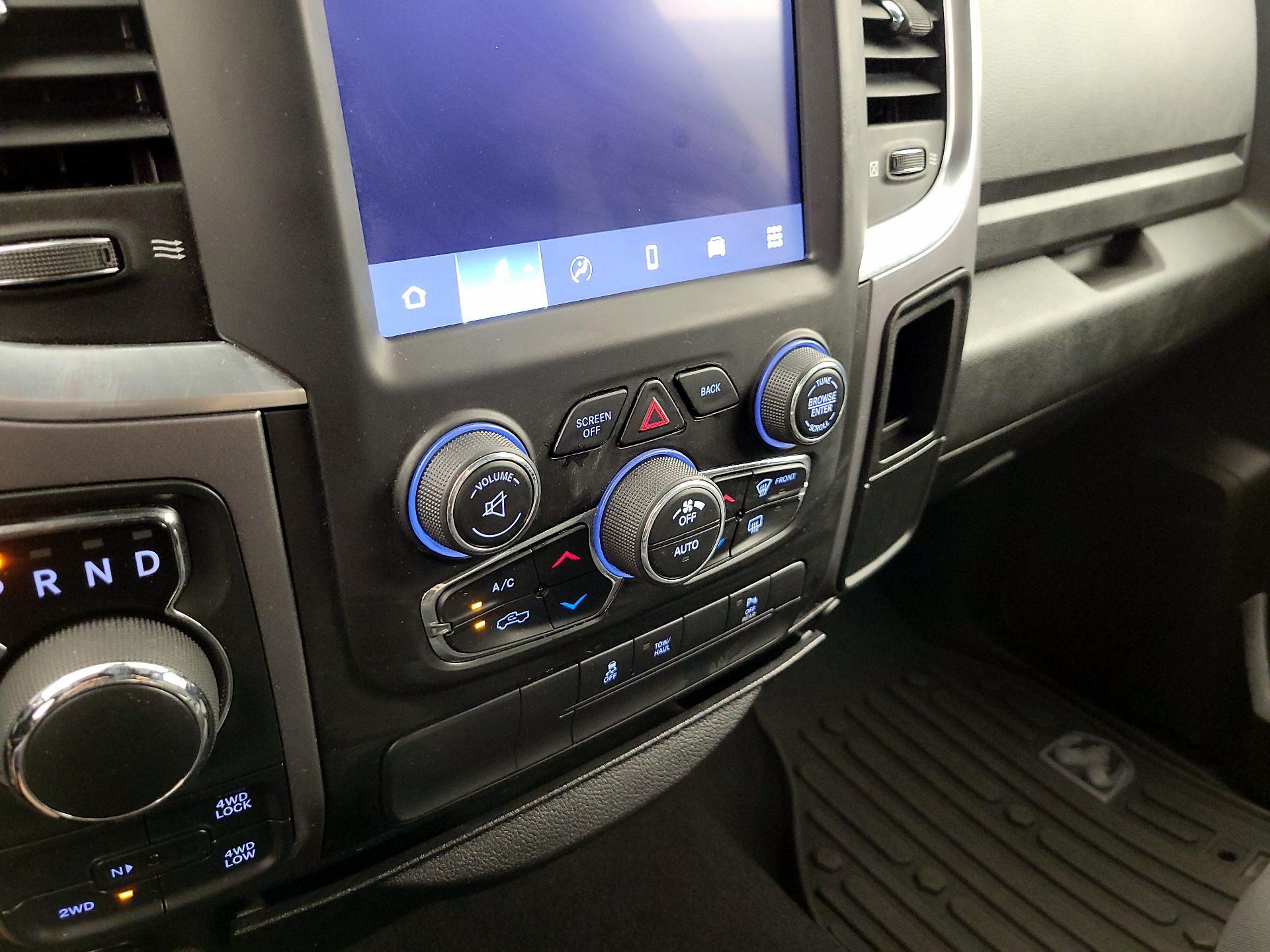 Thumbnail: 2022 RAM 1500 Classic - 16